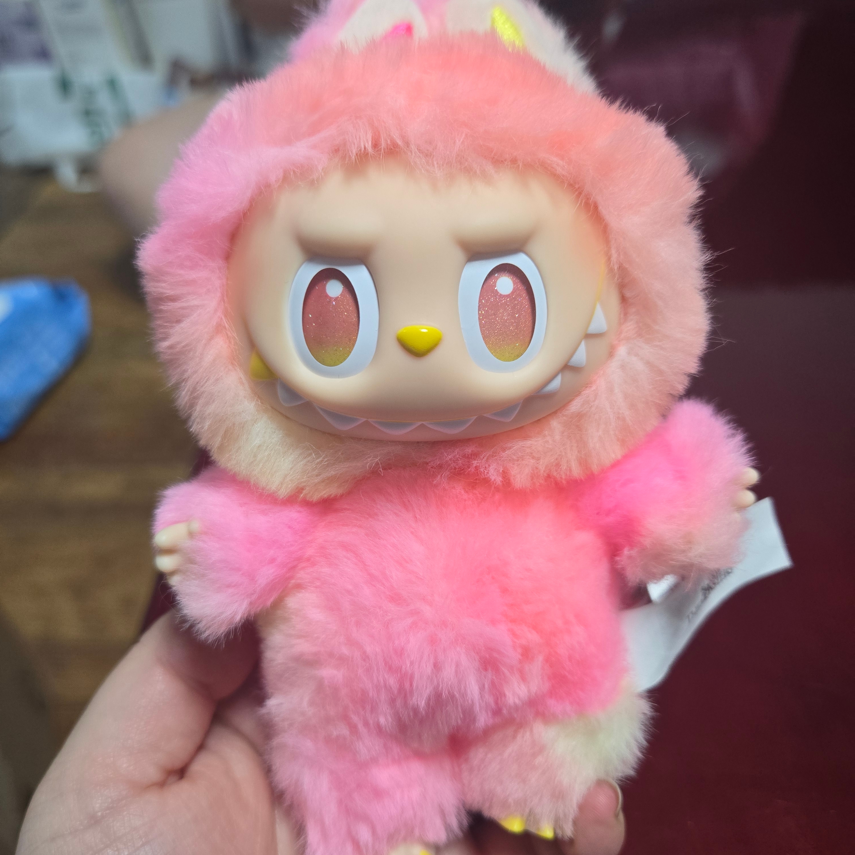 Pop Mart Labubu The Monsters Highlight Series Sealed Case (1 Blind Box) 착용 스타일