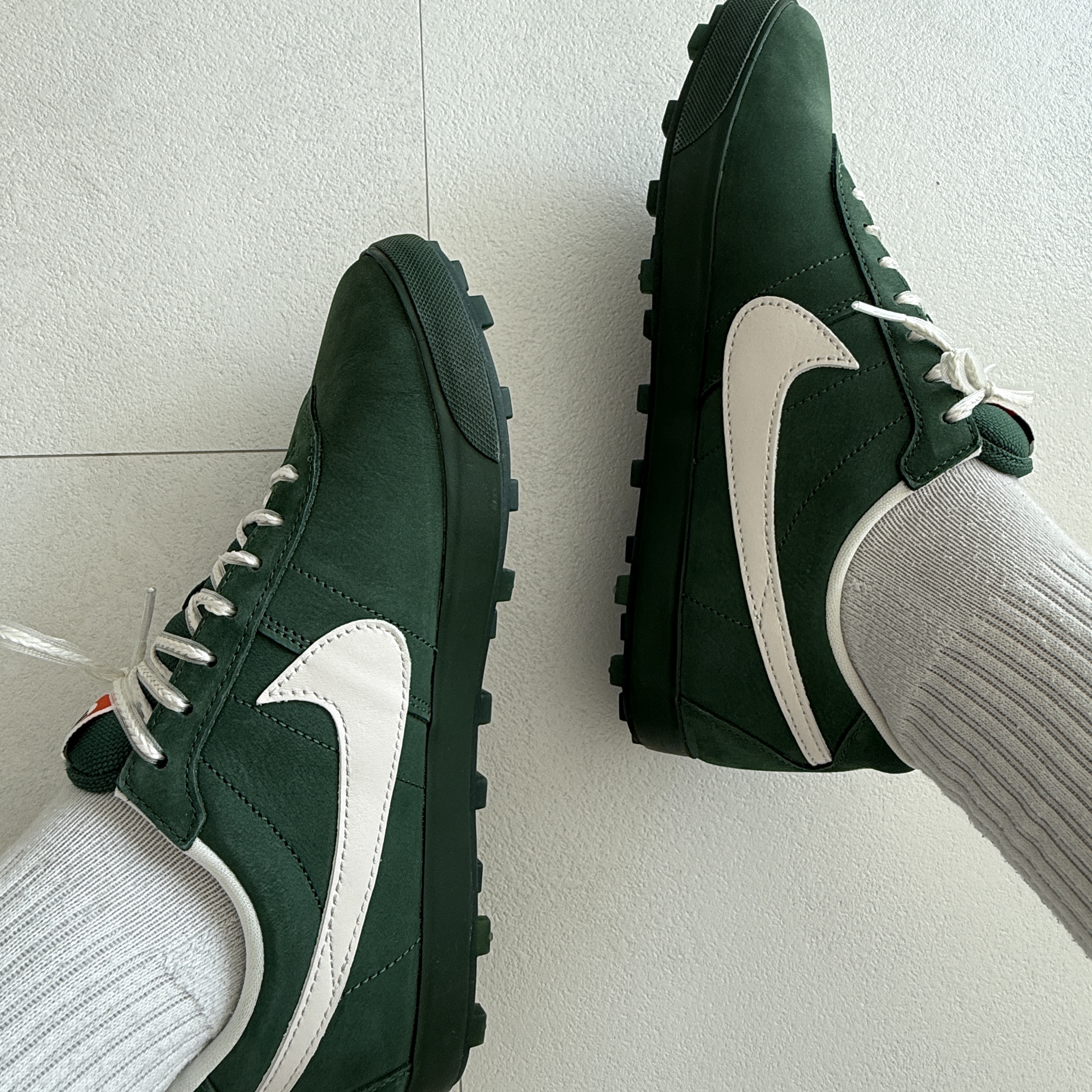 Nike Astrograbber Fir and Phantom 착용 스타일 - 1