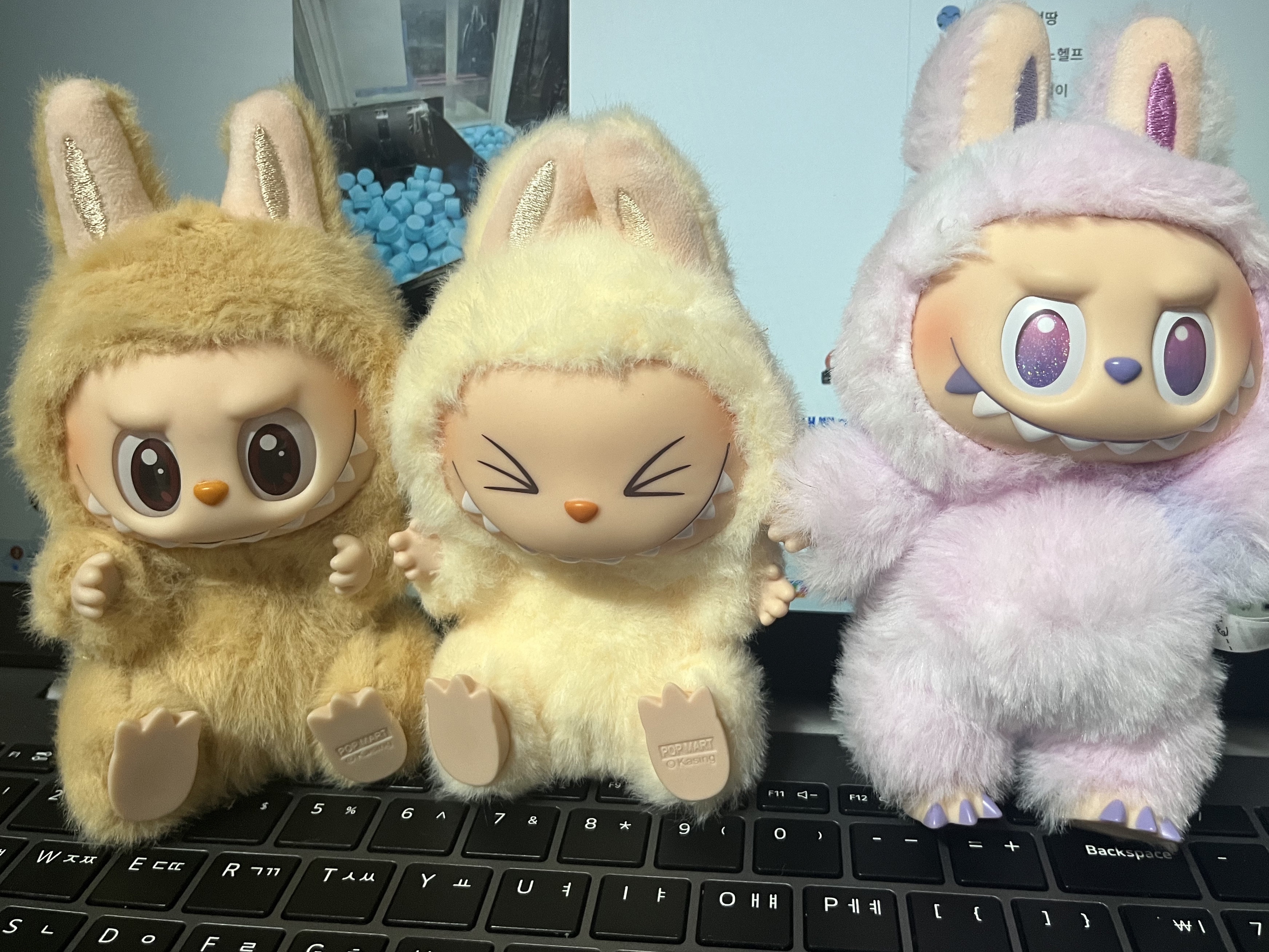 Pop Mart Labubu The Monsters Highlight Series Sealed Case (6 Blind Boxes), Pop Mart Labubu Let's Play Together Doll Series Sealed Case (1 Blind Box) 착용 스타일
