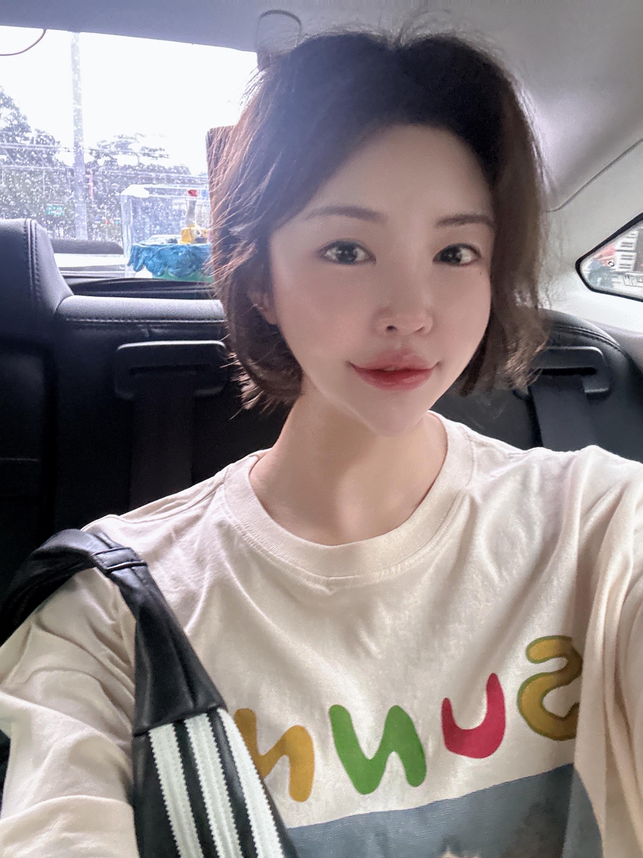 SOHC Sunny Days Long T-Shirt_11UUT555 Ivory 착용 스타일