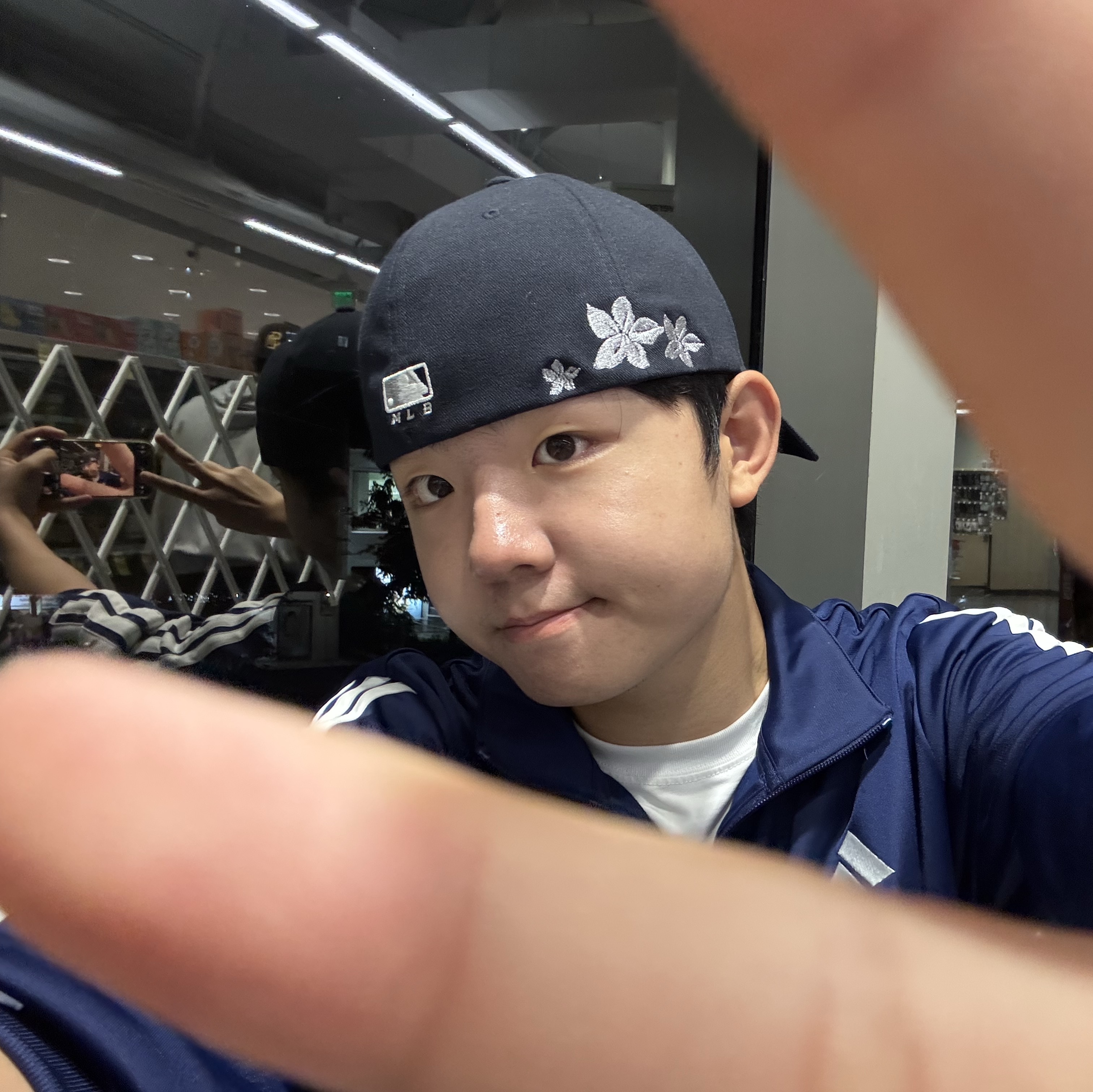 New Era 59Fifty MLB Authentic New York Yankees Game Navy, Adidas Adicolor Classic Firebird Track Top Dark Blue - KR Sizing 착용 스타일 - 1