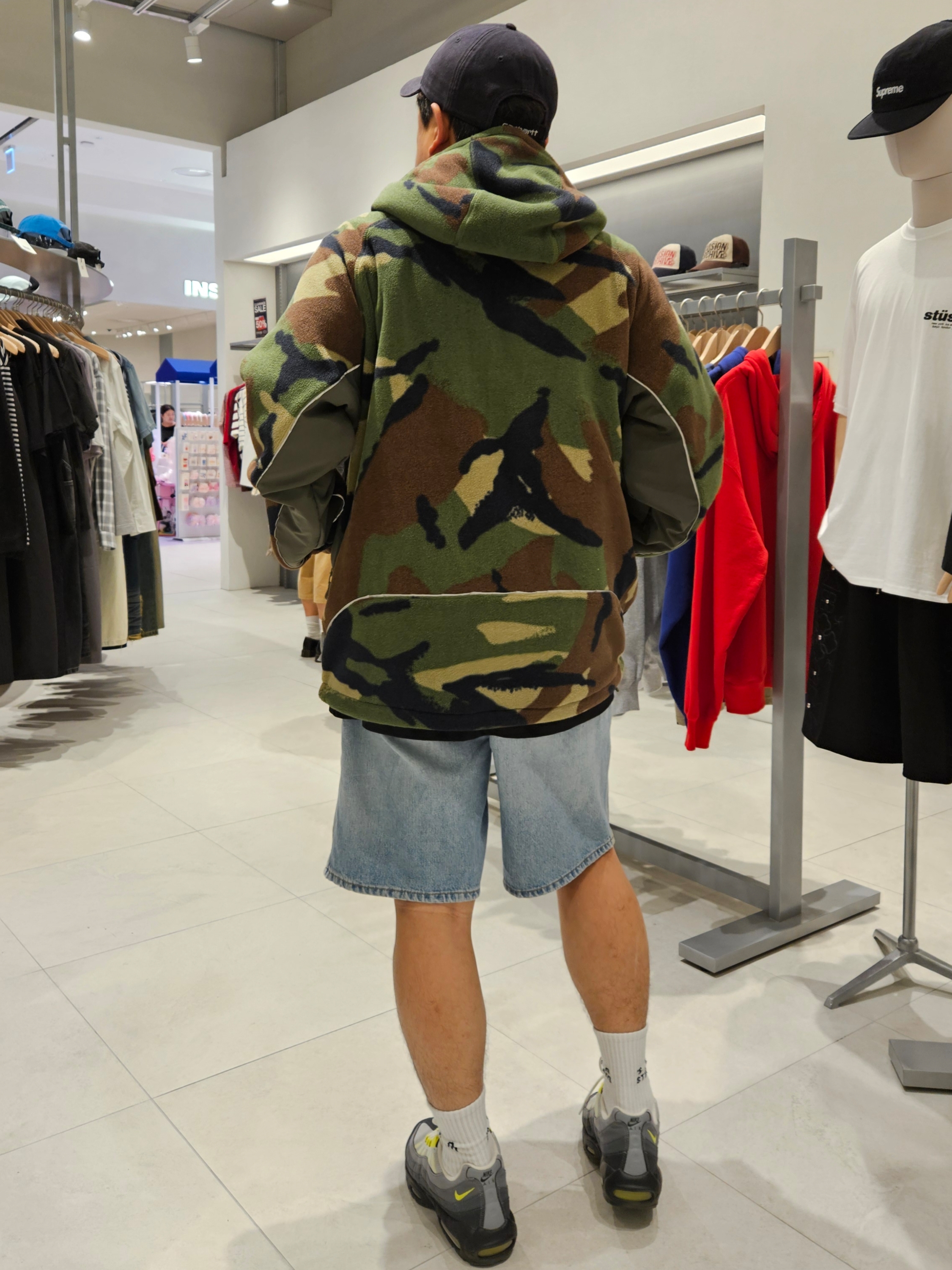 Ader Error Sig; TRS/BL Tag T-Shirt 01 Black, Nike Air Max 95 OG Neon Yellow 2020 착용 스타일 - 4