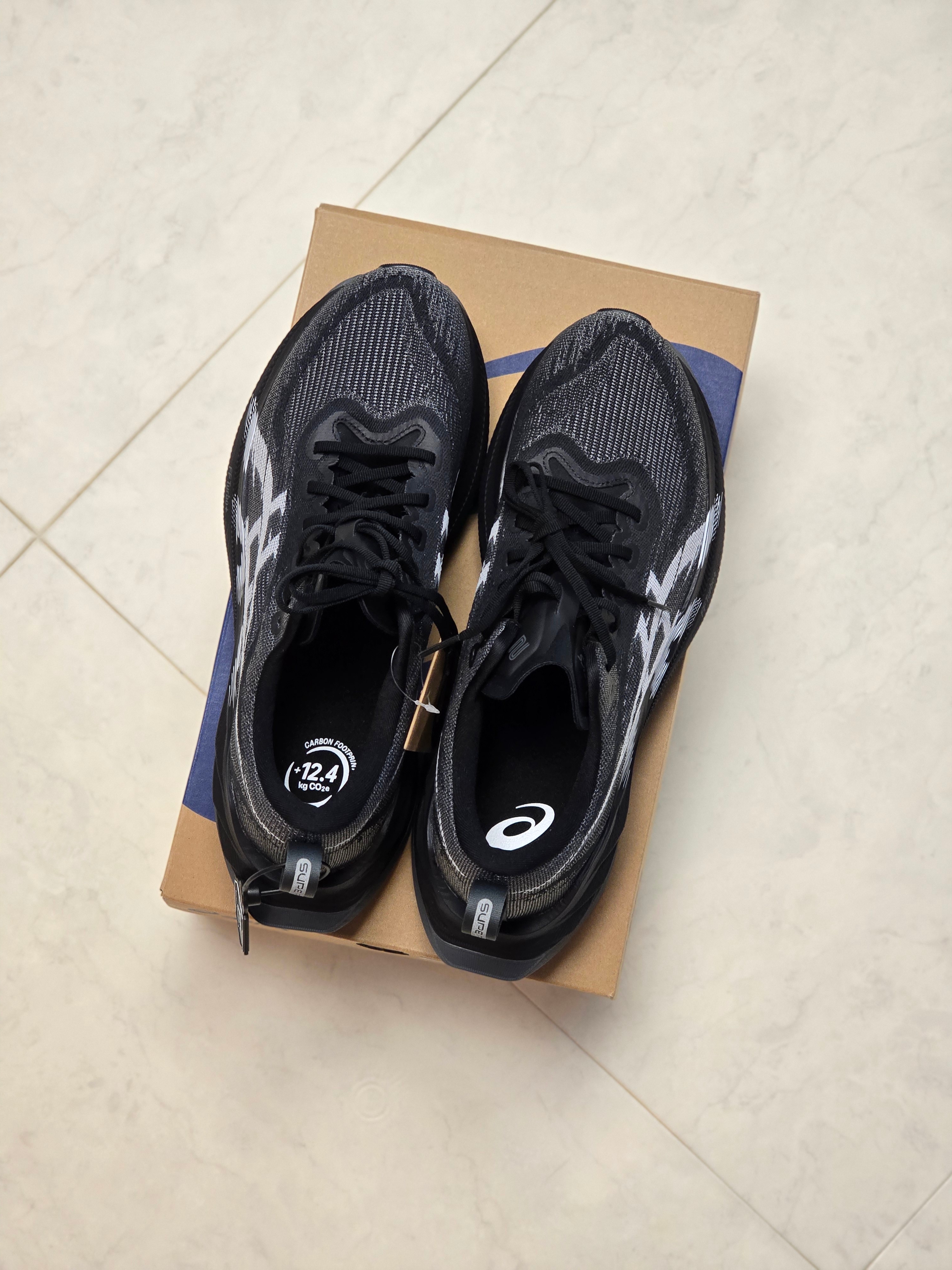 Asics Superblast 2 Black White 착용 스타일 - 3
