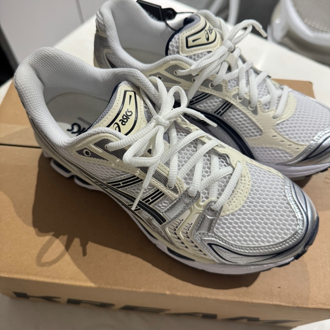(W) Asics Gel-Kayano 14 White Midnight 착용 스타일 - 2
