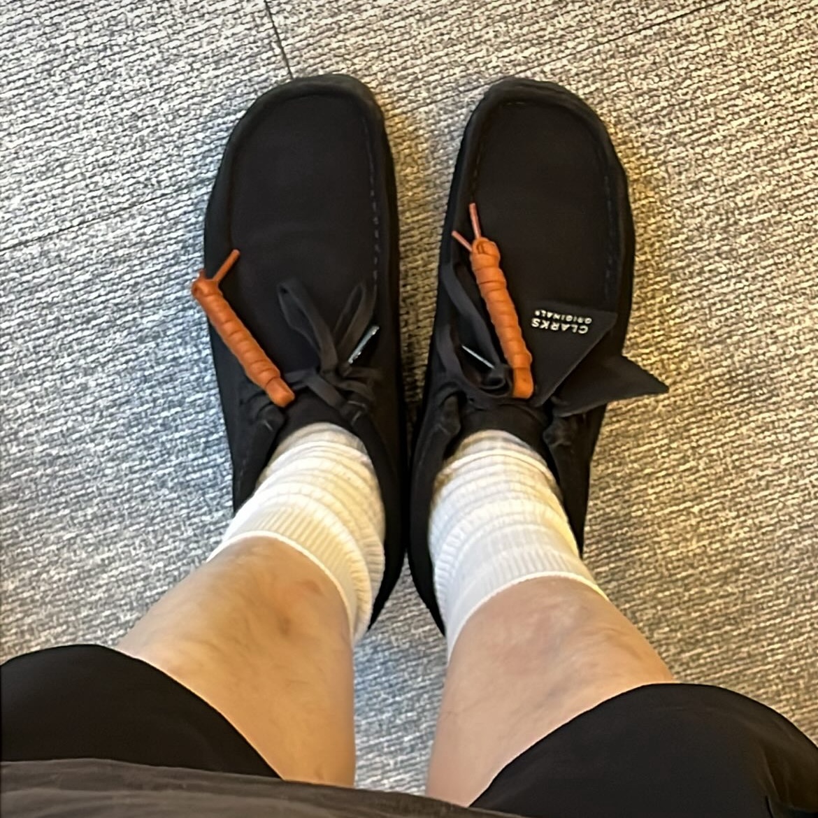 Clarks Wallabee Boot Black Suede 착용 스타일