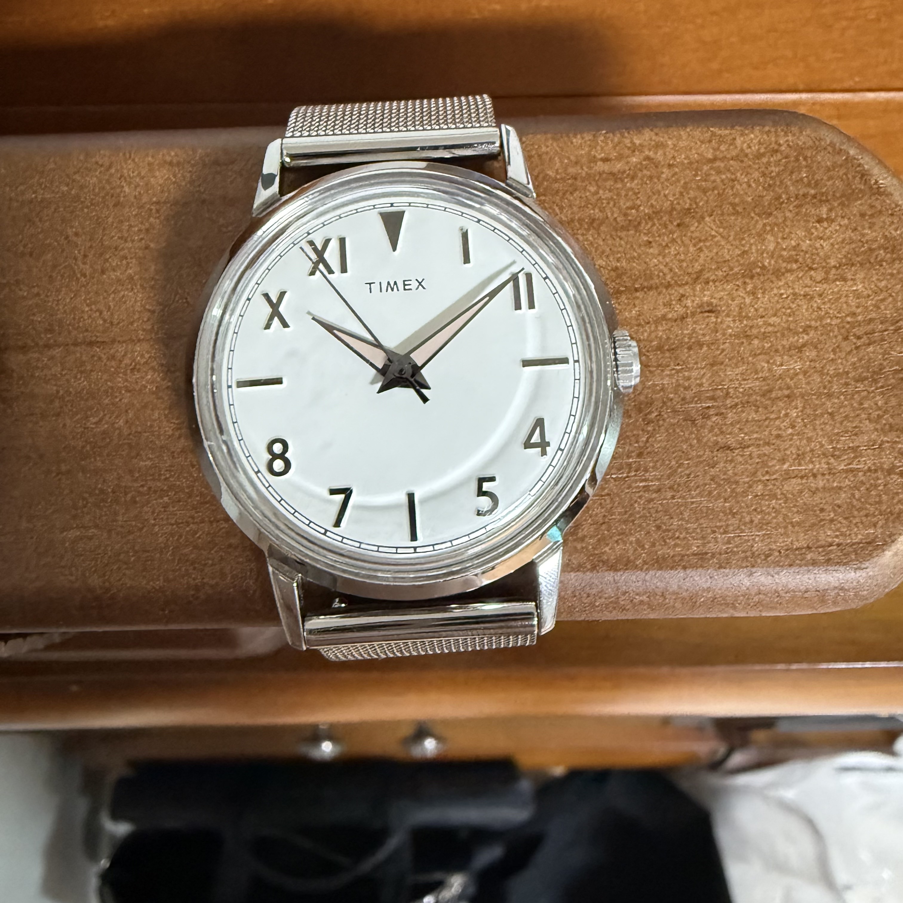 Timex Marlin OG 34mm Leather Strap Watch Black Silver 착용 스타일 - 4