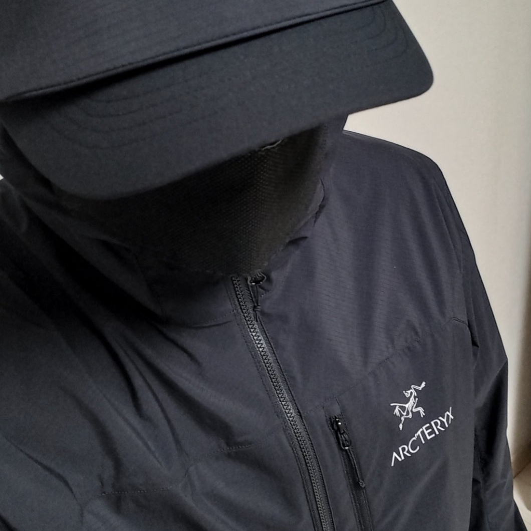 Arc'teryx Gore 5 Panel Cap Black, Arc'teryx Solano Hoody Black 착용 스타일 - 3