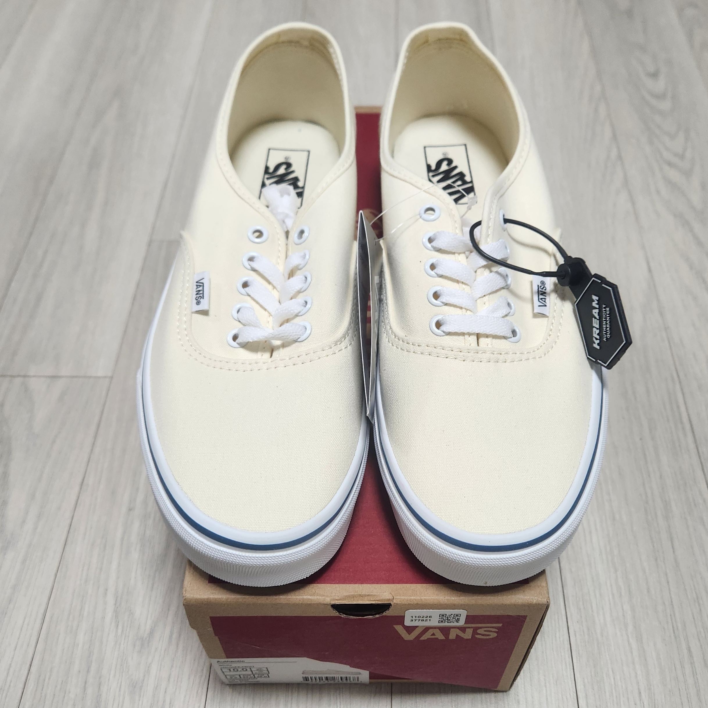 Vans Authentic White 착용 스타일
