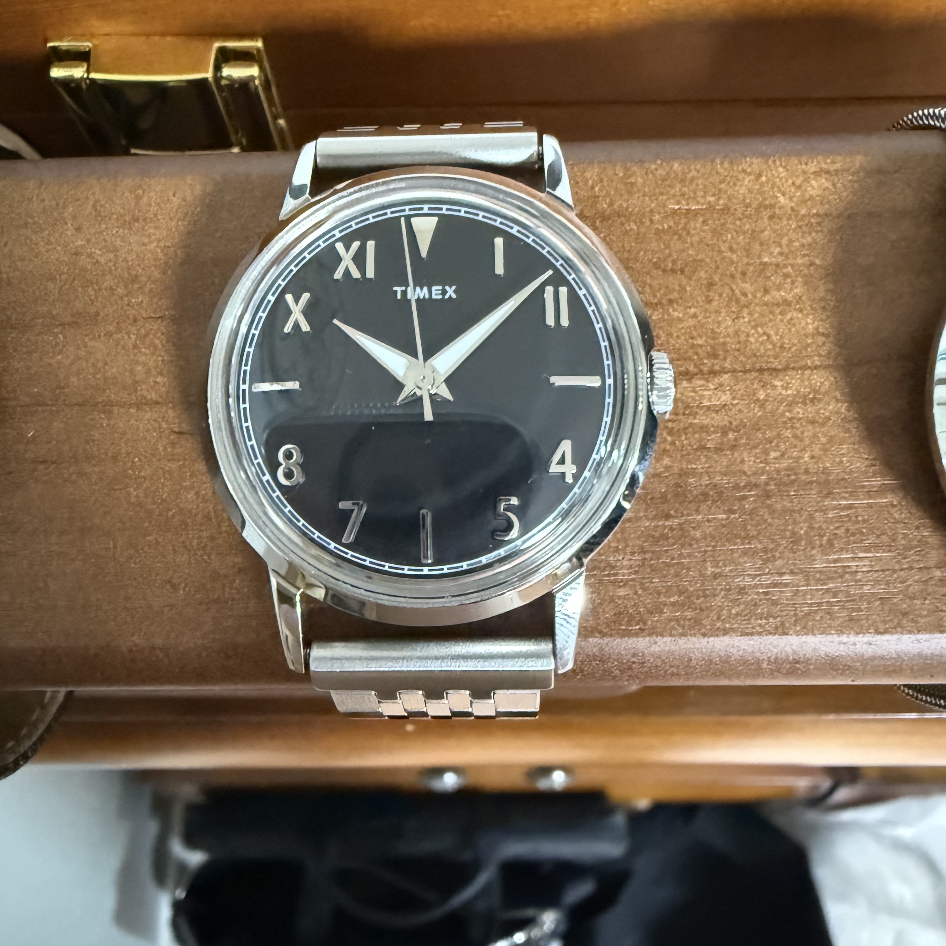Timex Marlin OG 34mm Leather Strap Watch Black Silver 착용 스타일 - 5
