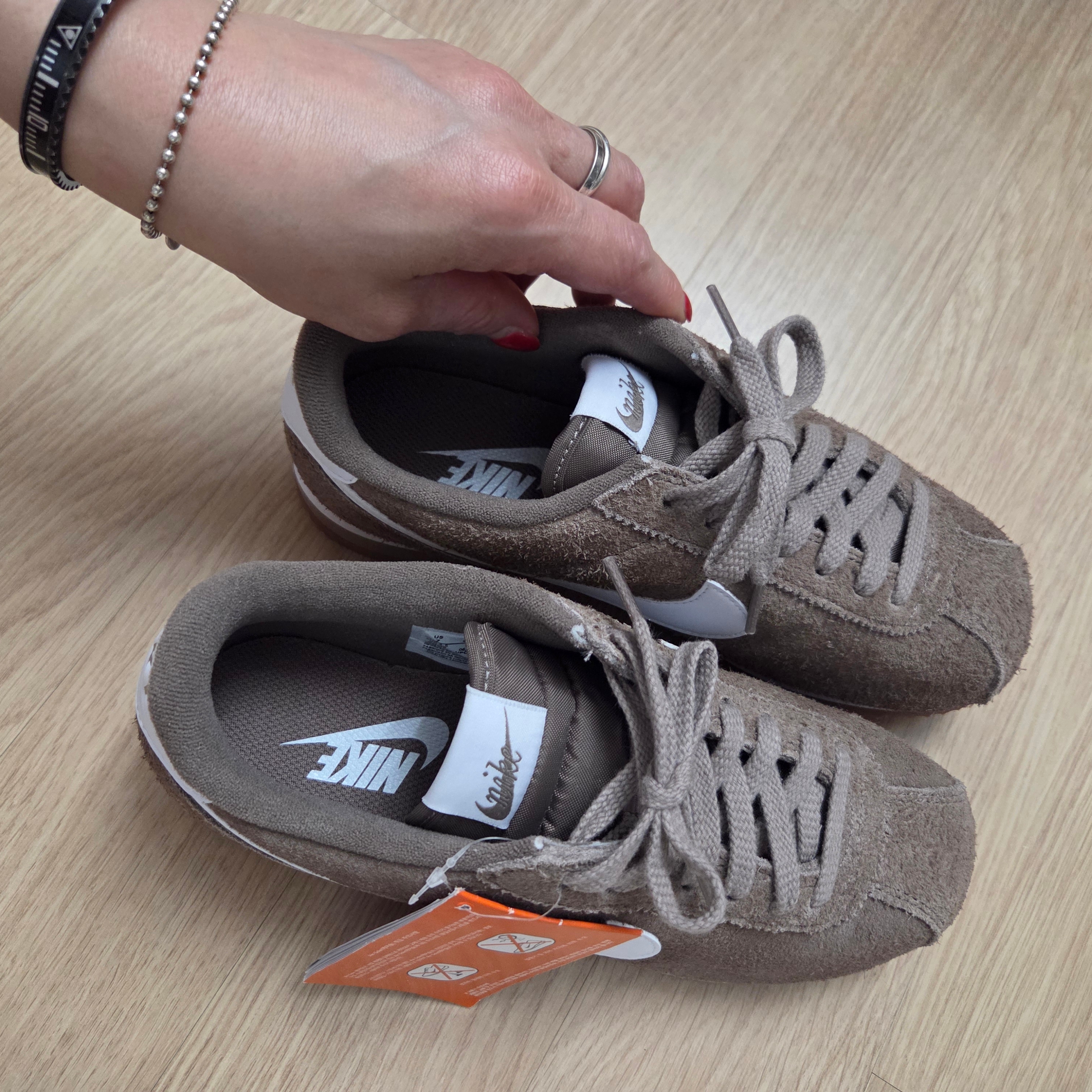 (W) Nike Cortez Vintage Mink Brown Gum Medium Brown 착용 스타일 - 2