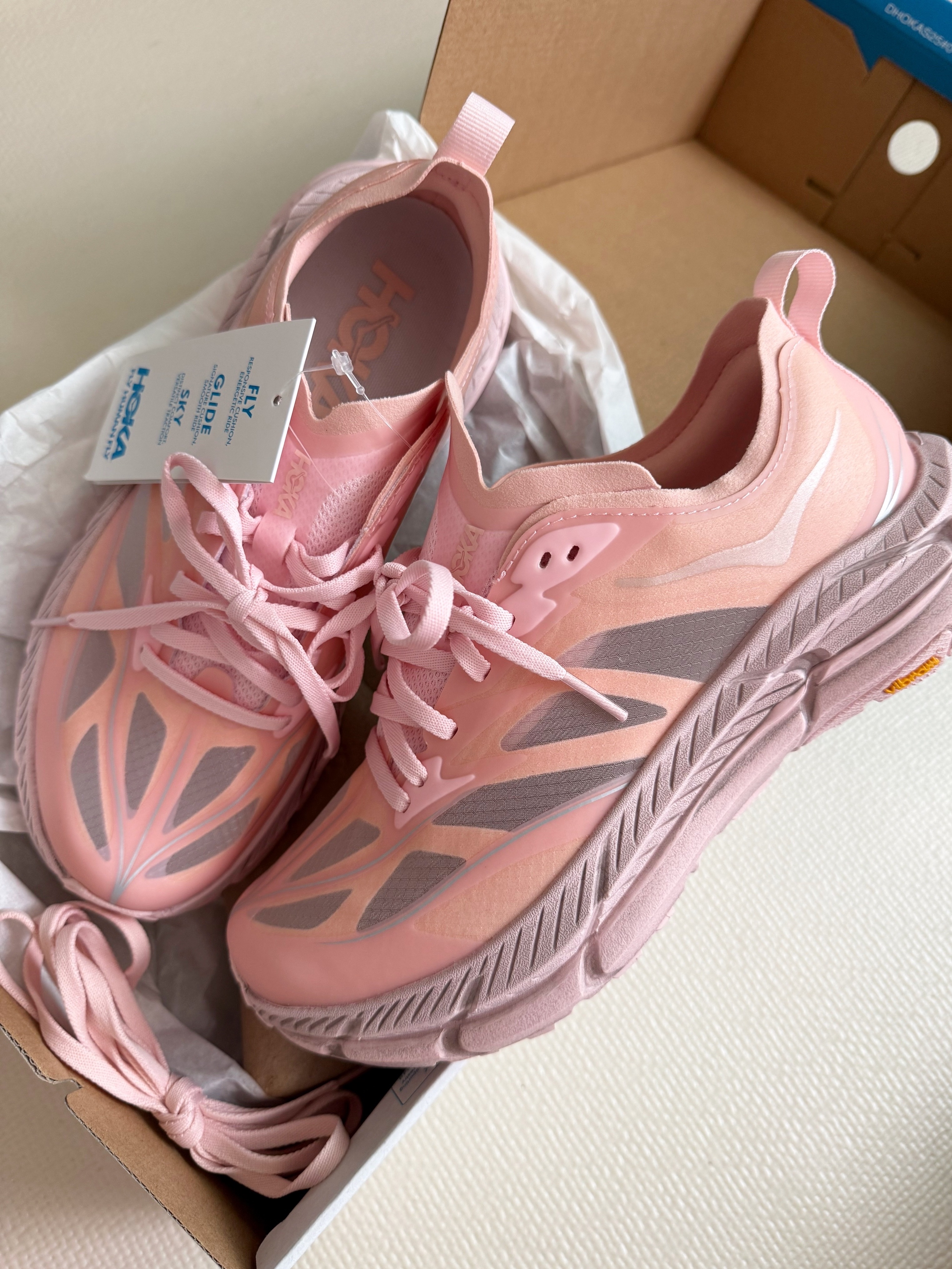 Hoka Mafate Speed 4 Lite Rose Tea Rose Latte 착용 스타일 - 2