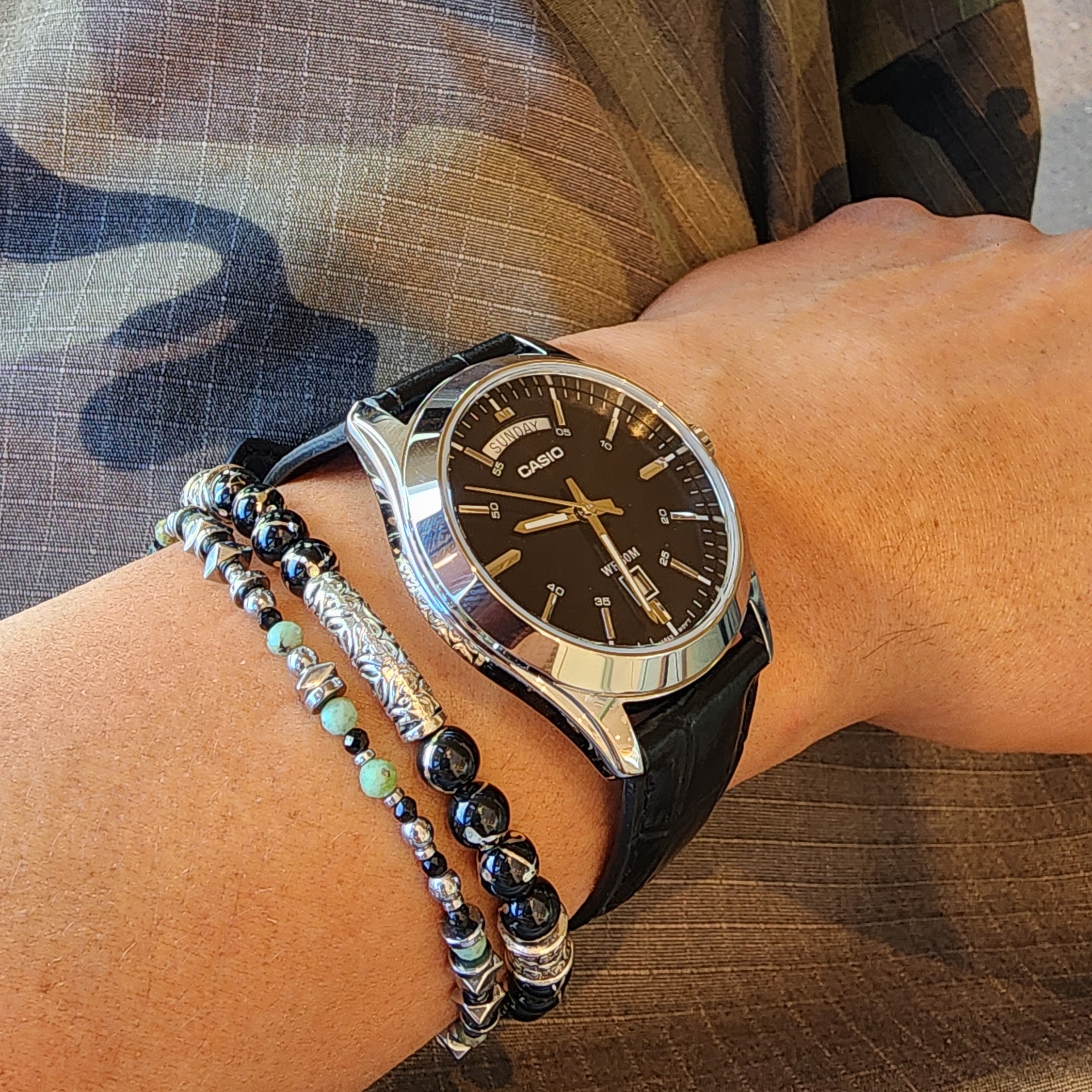 Casio MTP-1370L-1AVDF 착용 스타일