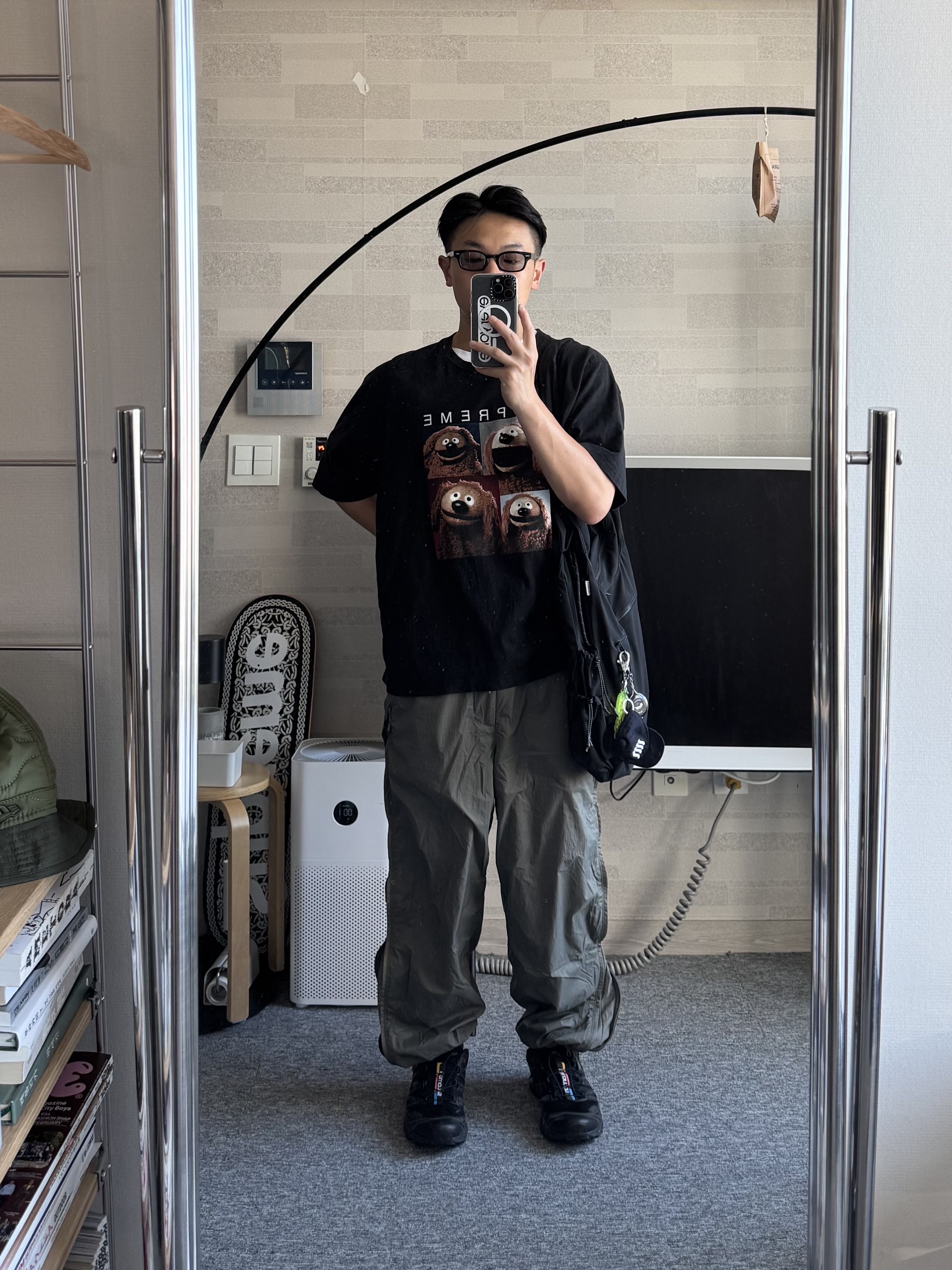 Supreme Rowlf T-Shirt Black - 24SS, Salomon XT-6 ADV Black 착용 스타일