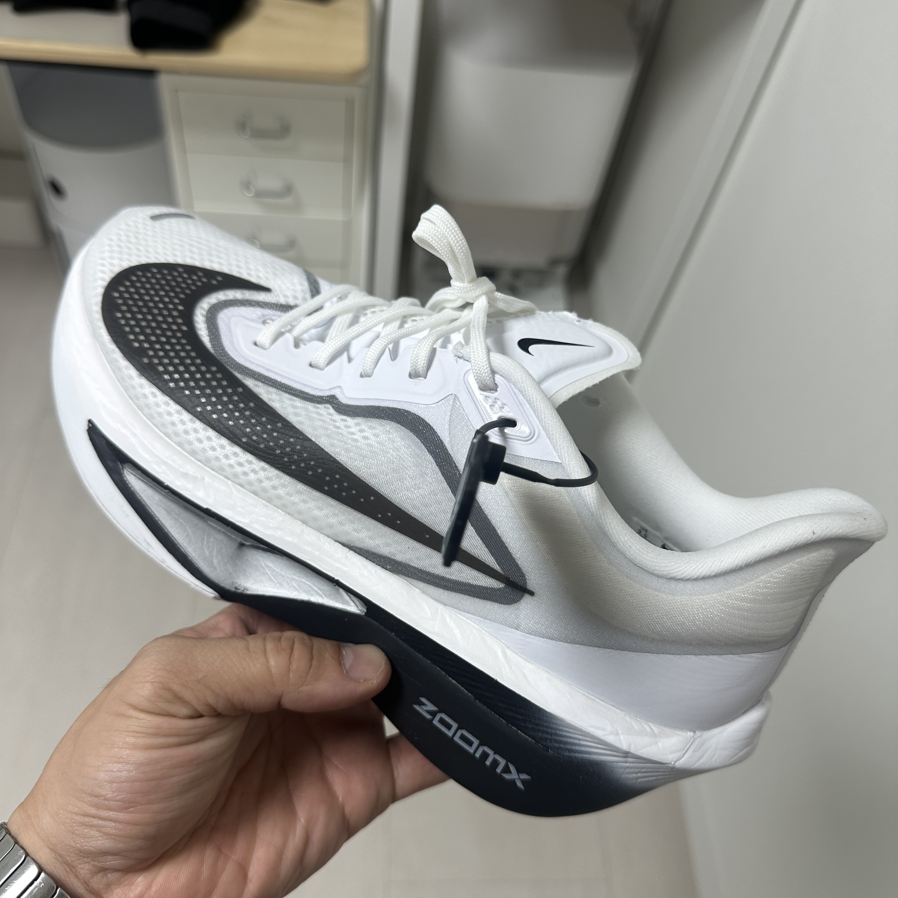 Nike Zoom Fly 6 White Smoke Grey 착용 스타일 - 1