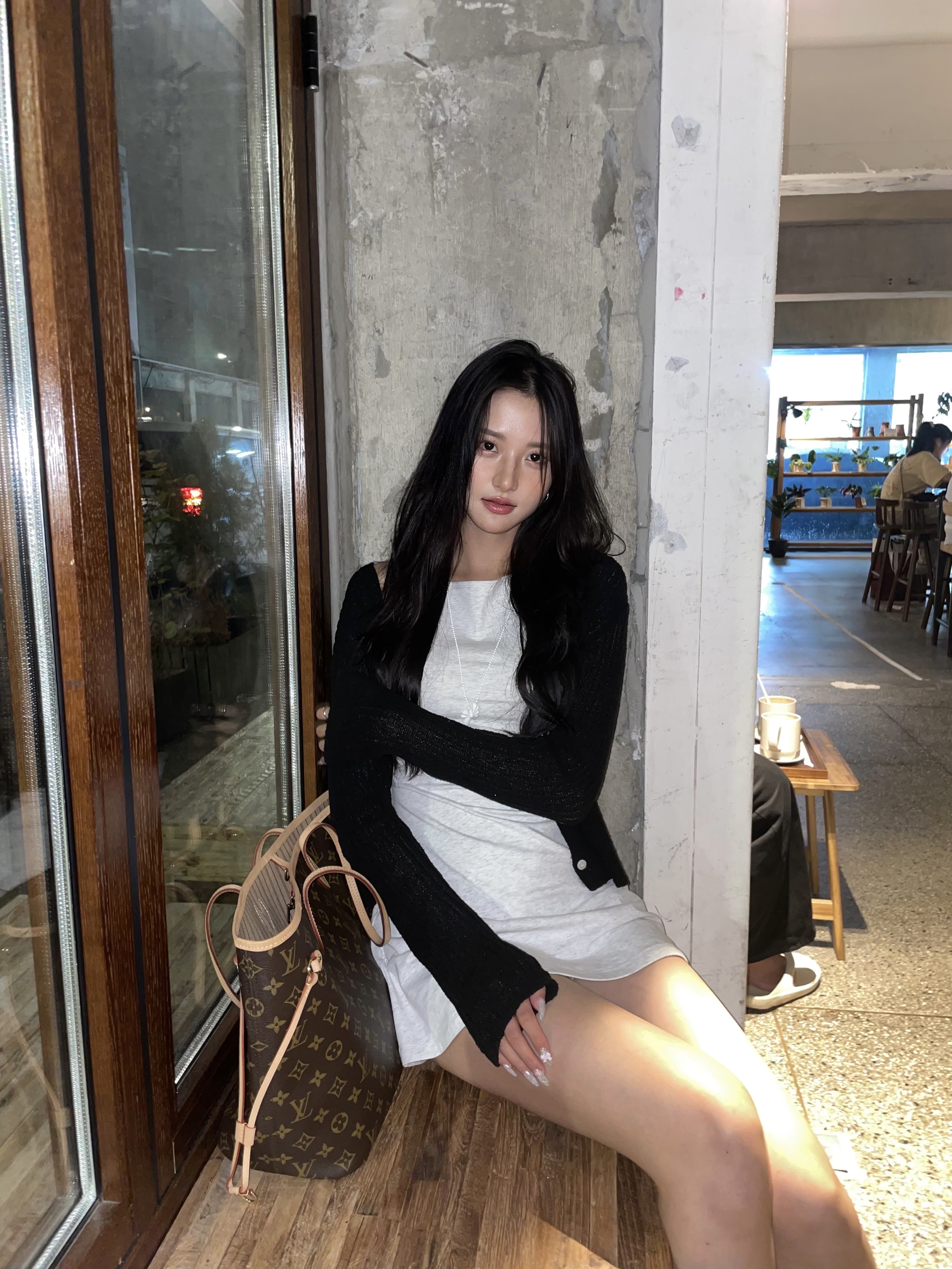 (W) Glowny Hill Slit Sleeveless Top Gray, Chrome Hearts Silichrome CH Cross Pendant White 2022/2023 착용 스타일 - 2