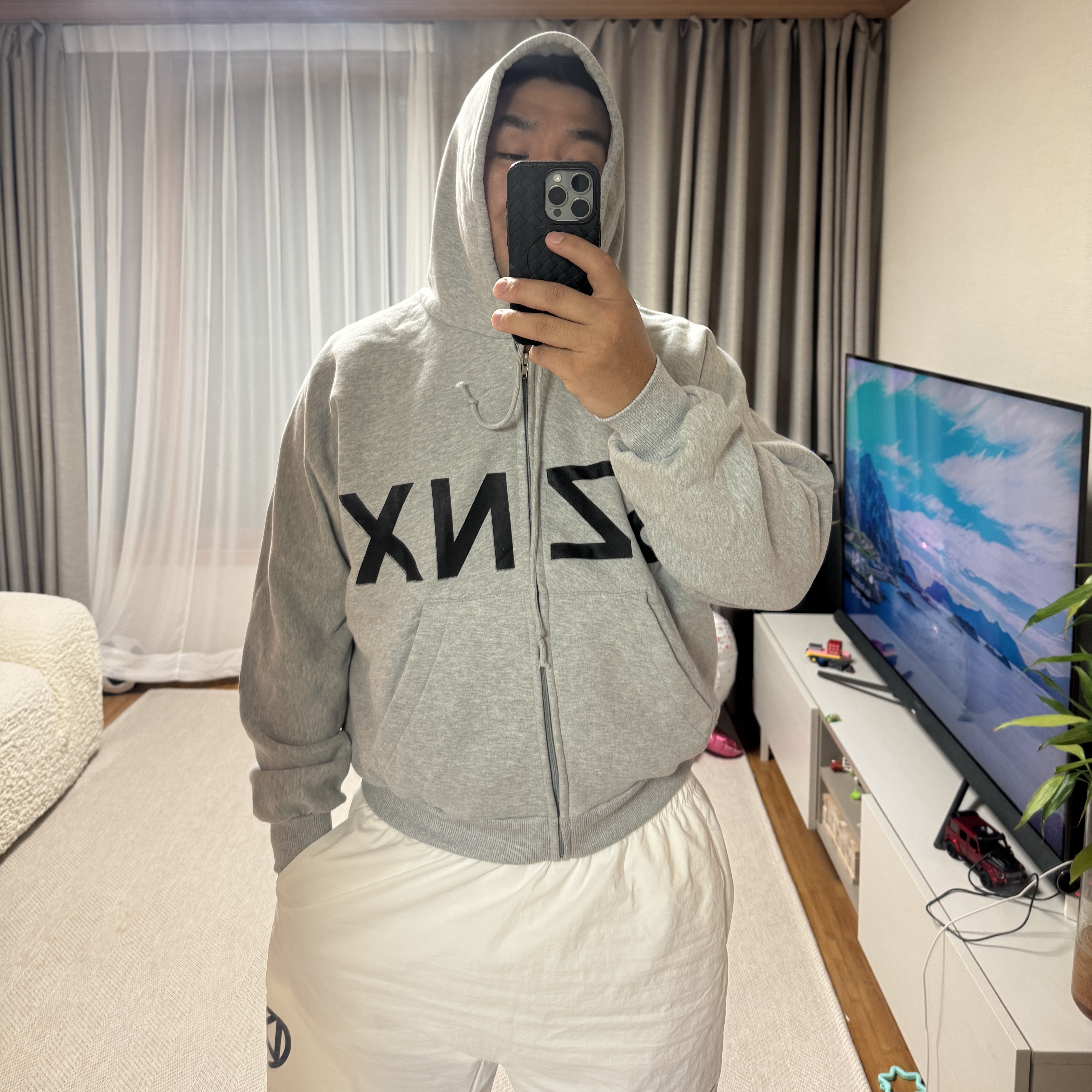Yeezy HD-10 Grey - Korea Limited 착용 스타일
