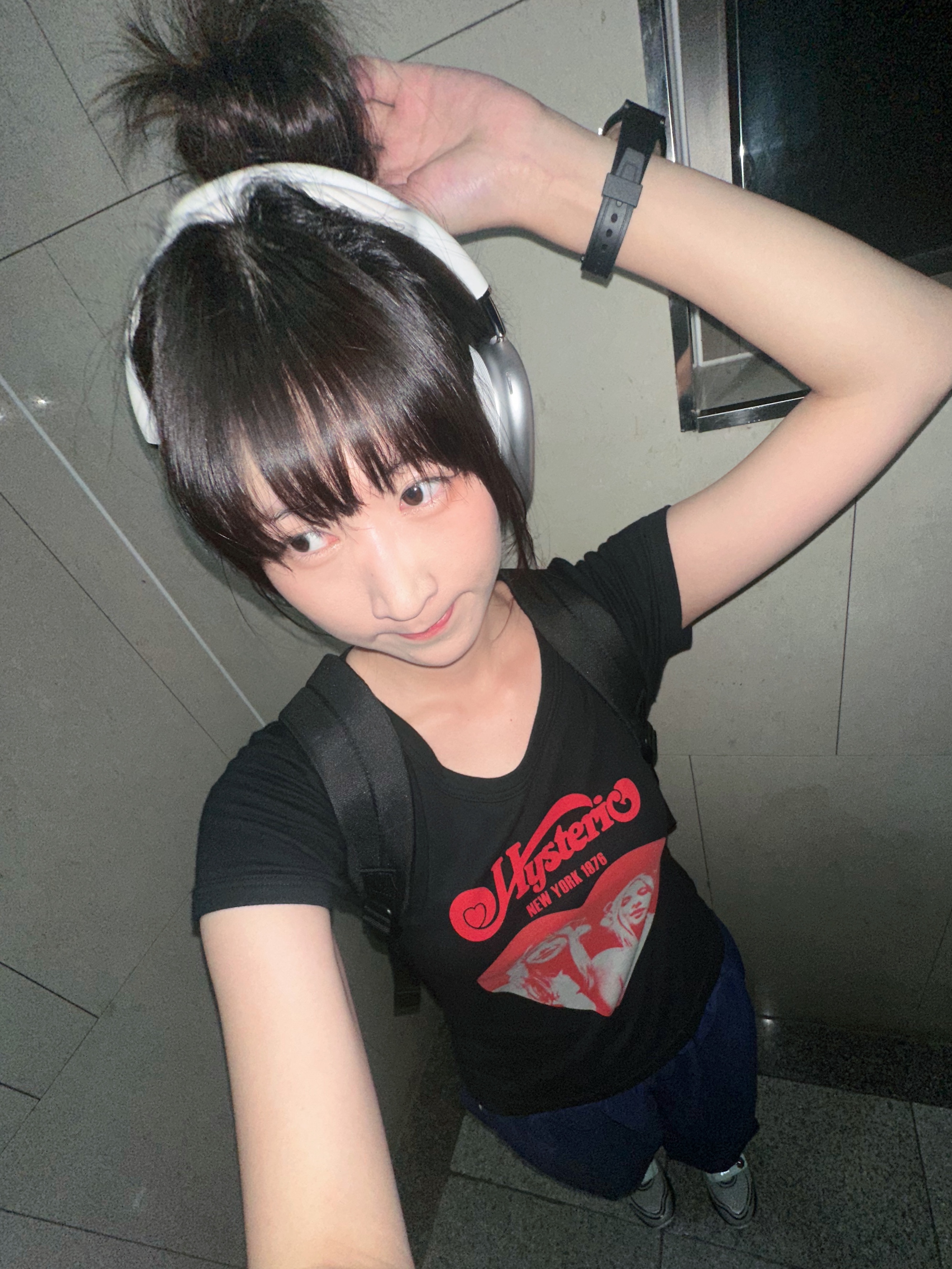 (W) Adidas x Taqwa Bint Ali Megaride Mary Jane Iron Metallic Cyber Metallic, (W) Hysteric Glamour Hysteric Heart Chibi T-Shirt Black 착용 스타일 - 2