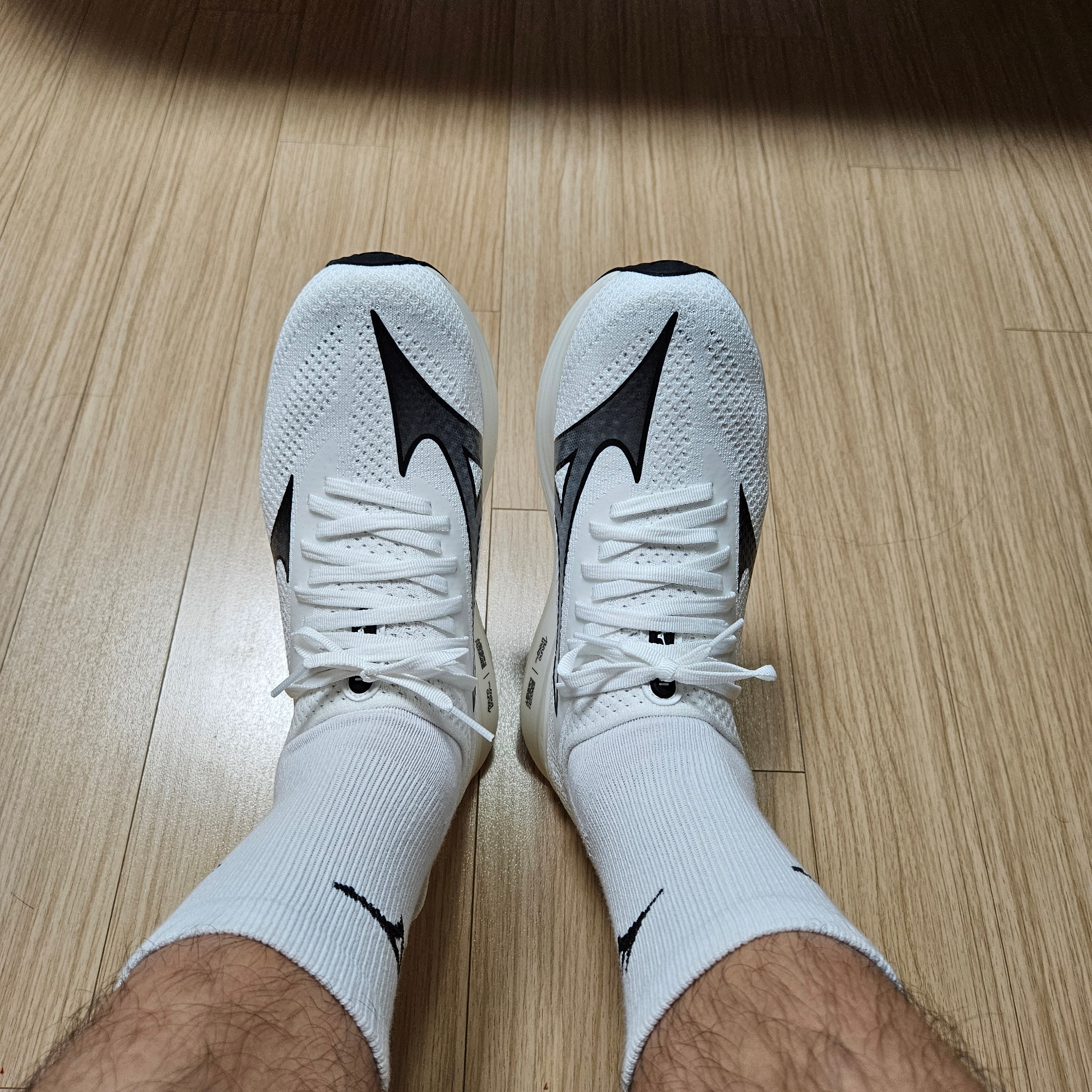 Mizuno Neo Zen White Black 착용 스타일 - 3