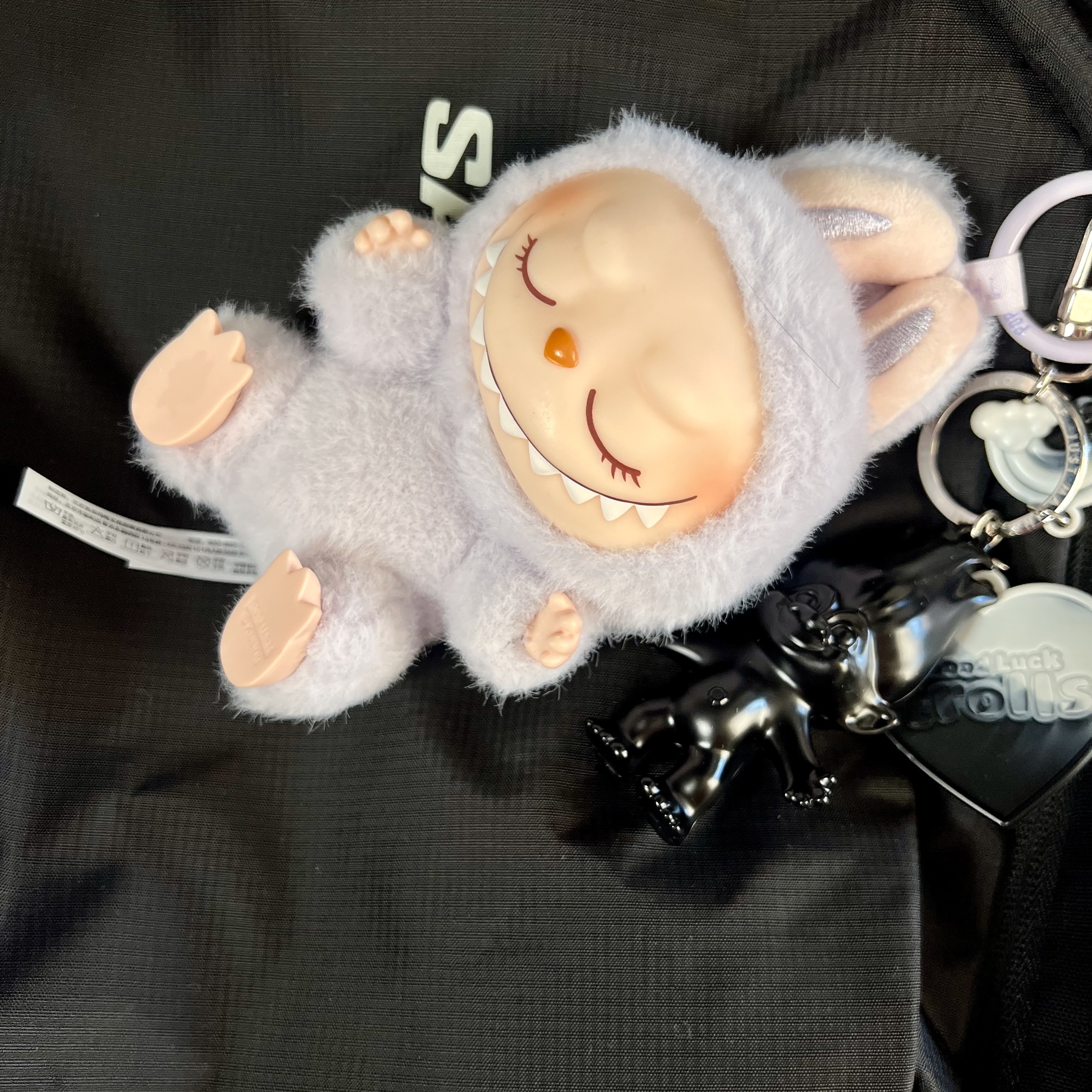 Pop Mart Labubu Let's Play Together Doll Series Zizi Keyring (Opened Case) 착용 스타일