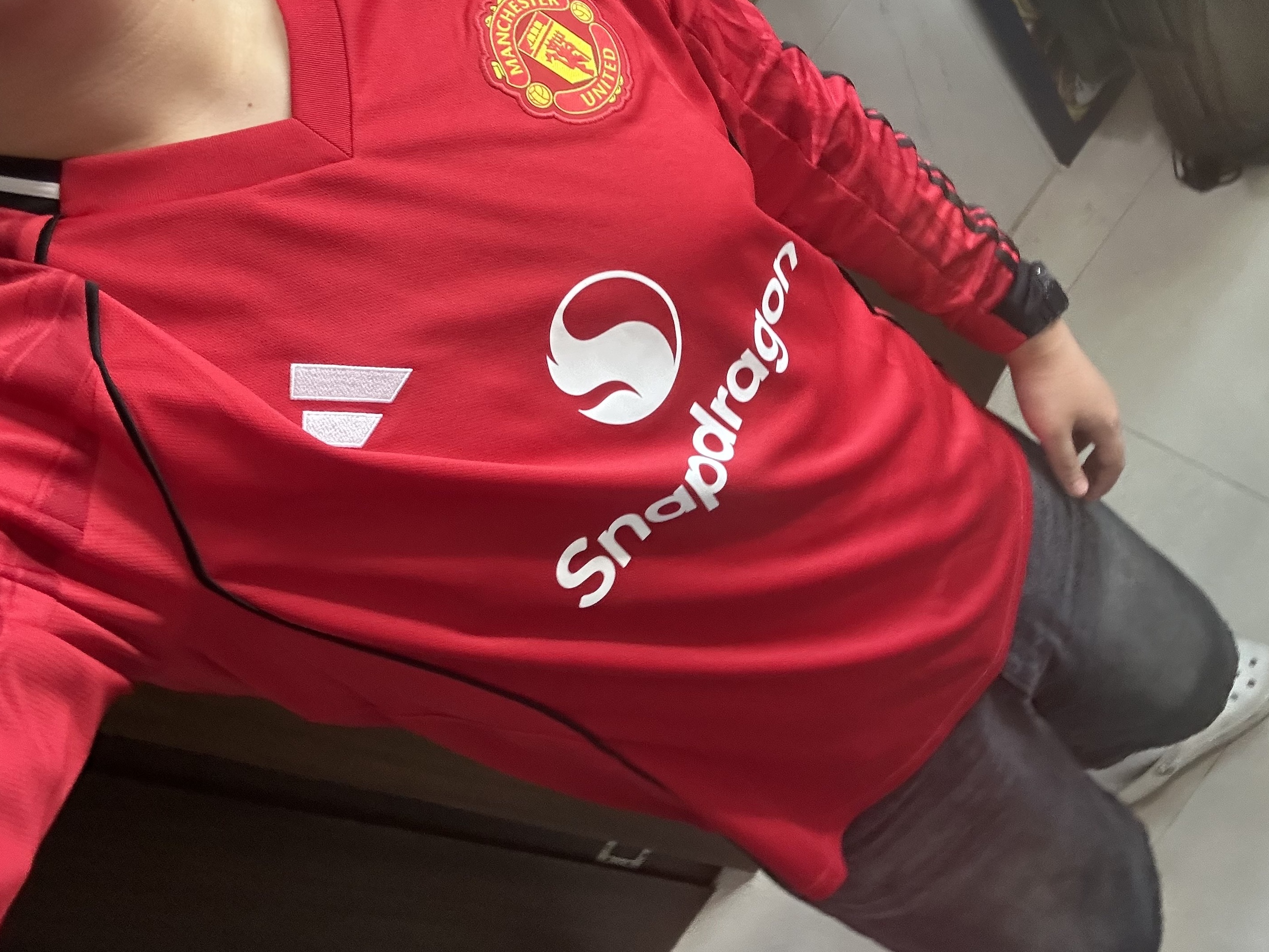 Adidas Manchester United 2025/26 Home Long Sleeve Home Jersey Mufc Red - KR Sizing (Non Marking Ver.) 착용 스타일