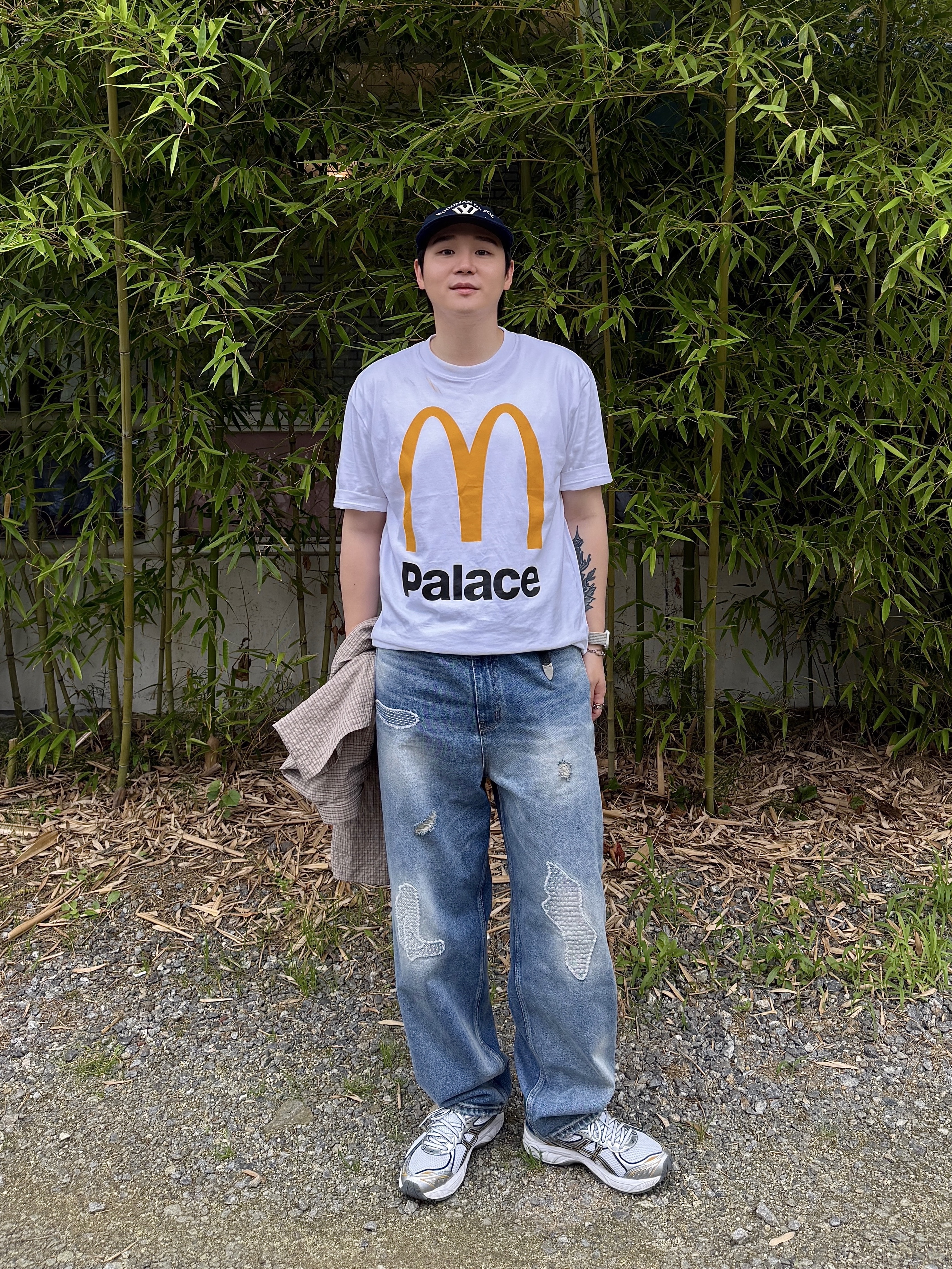 Palace x McDonald's Logo T-Shirt White - 23FW, Asics GT-2160 Cream Pure Silver 착용 스타일 - 1