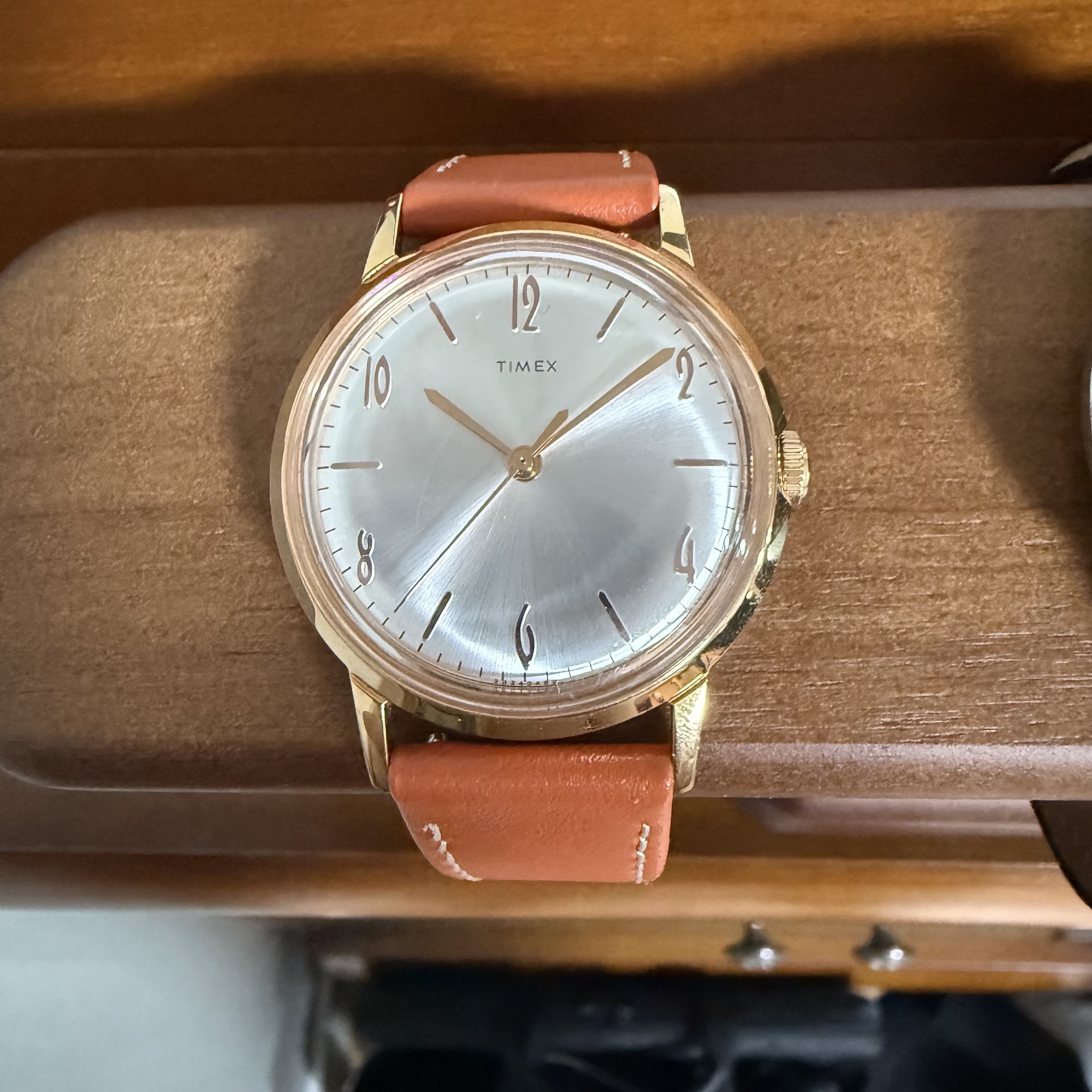 Timex Marlin OG 34mm Leather Strap Watch Black Silver 착용 스타일 - 3