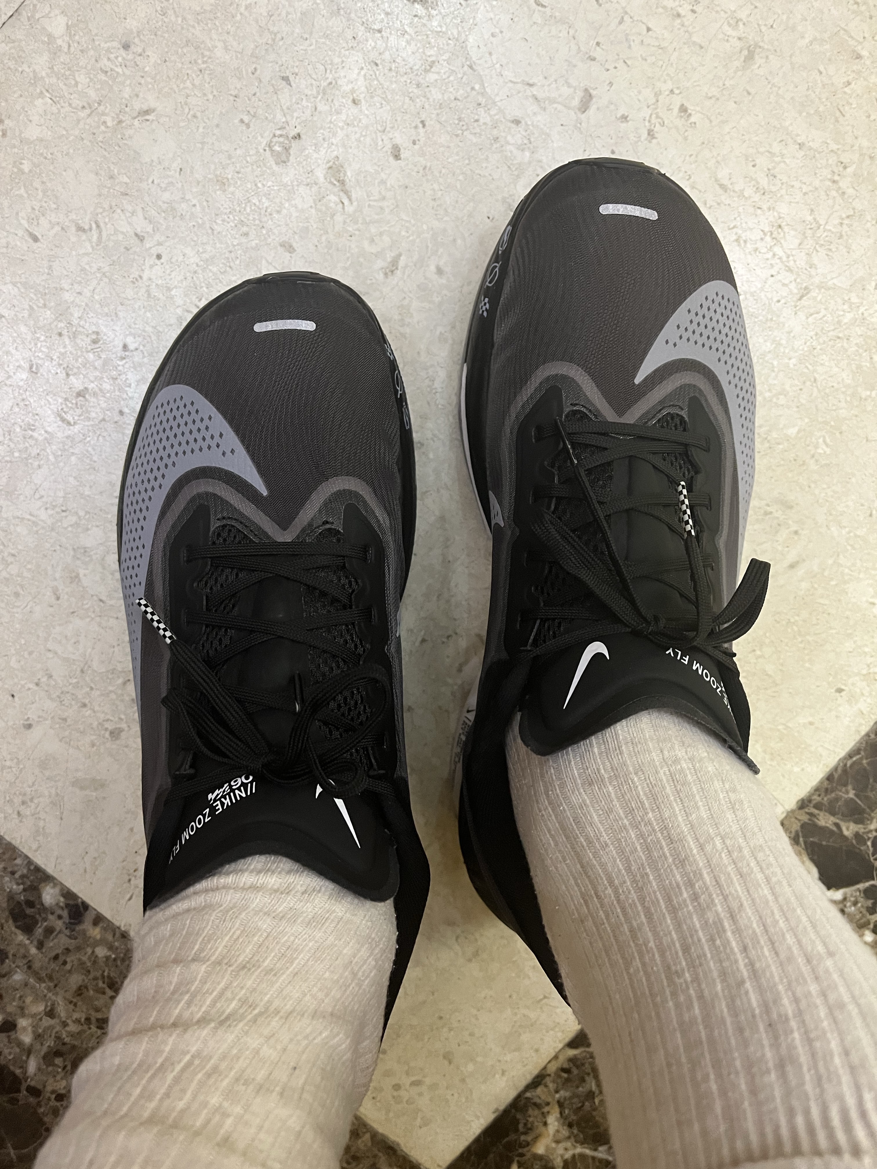 Nike Zoom Fly 6 Black Light Smoke Grey 착용 스타일 - 1