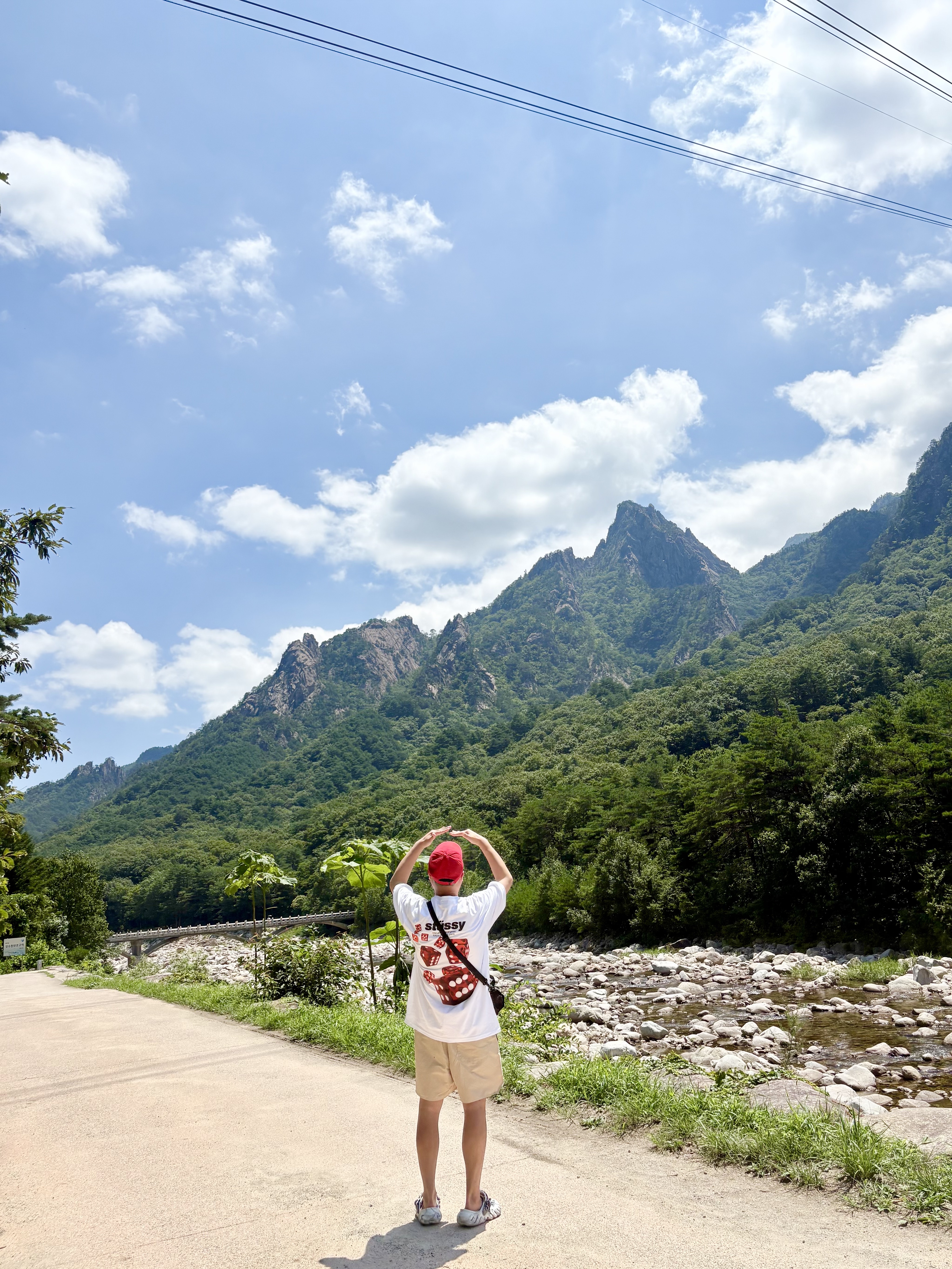 Nike Heritage 86 Futura Washed Cap University Red, Stussy Rollers T-Shirt White 착용 스타일 - 2