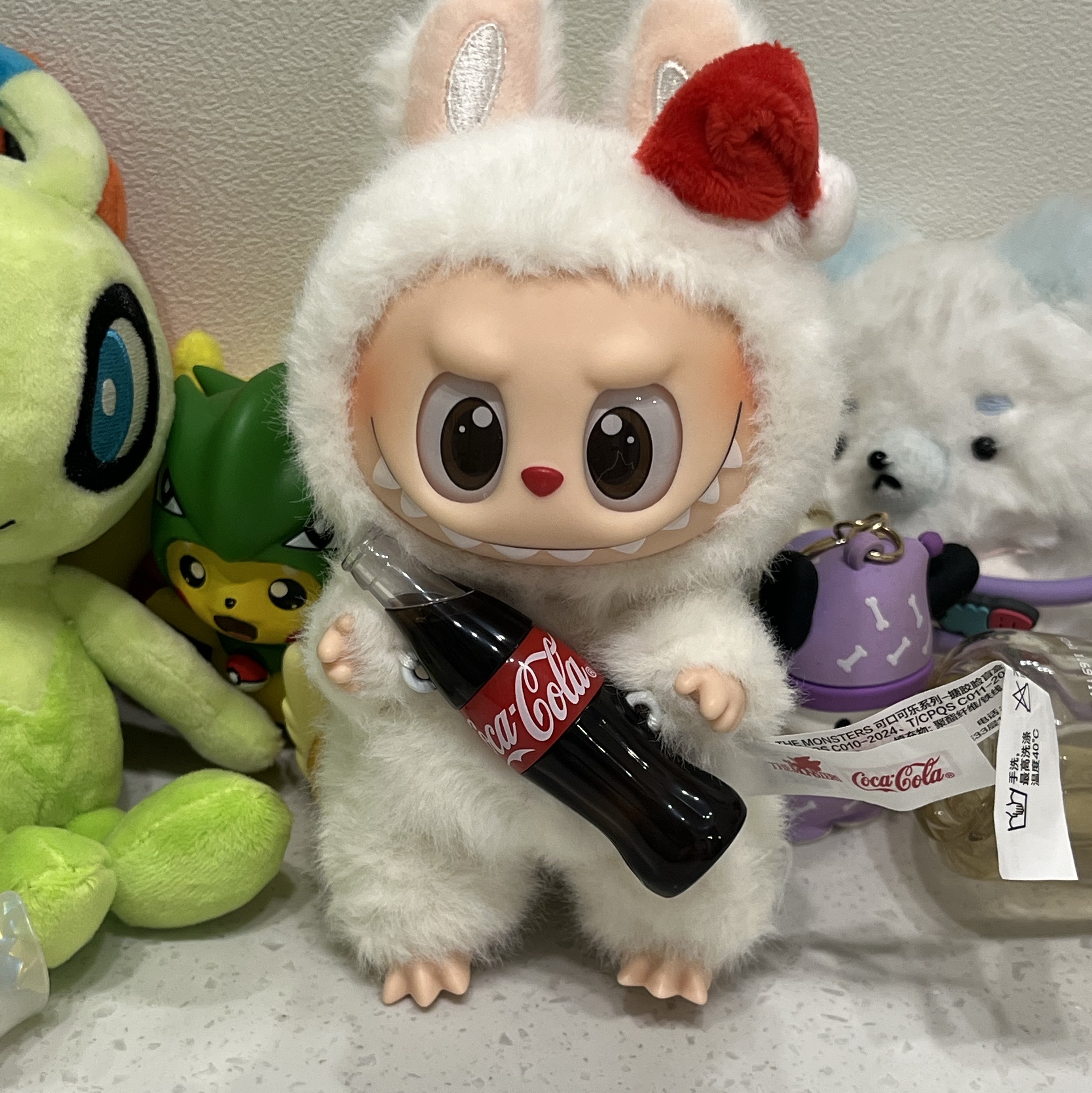 Pop Mart Labubu Coca Cola Series Keyring Sealed Case (1 Blind Box) 착용 스타일 - 1
