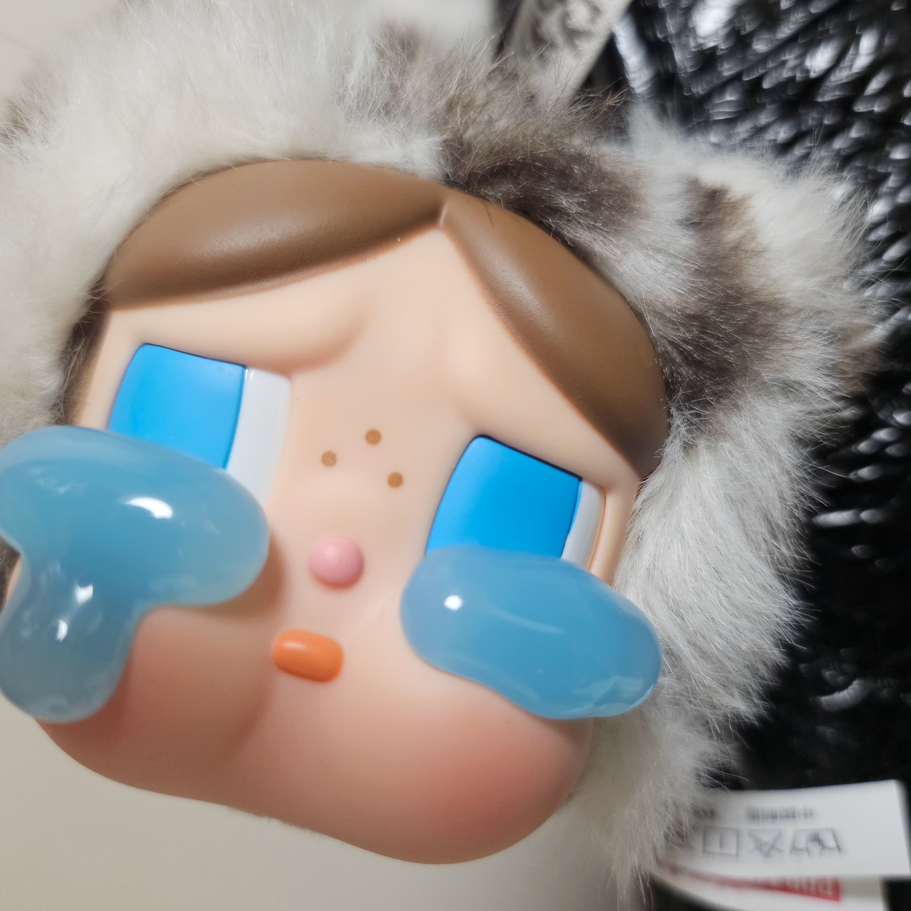 Pop Mart Crybaby Wild But Cutie Series Vinyl Plush Pendant Vintage Cutie (Opened Case) 착용 스타일 - 2