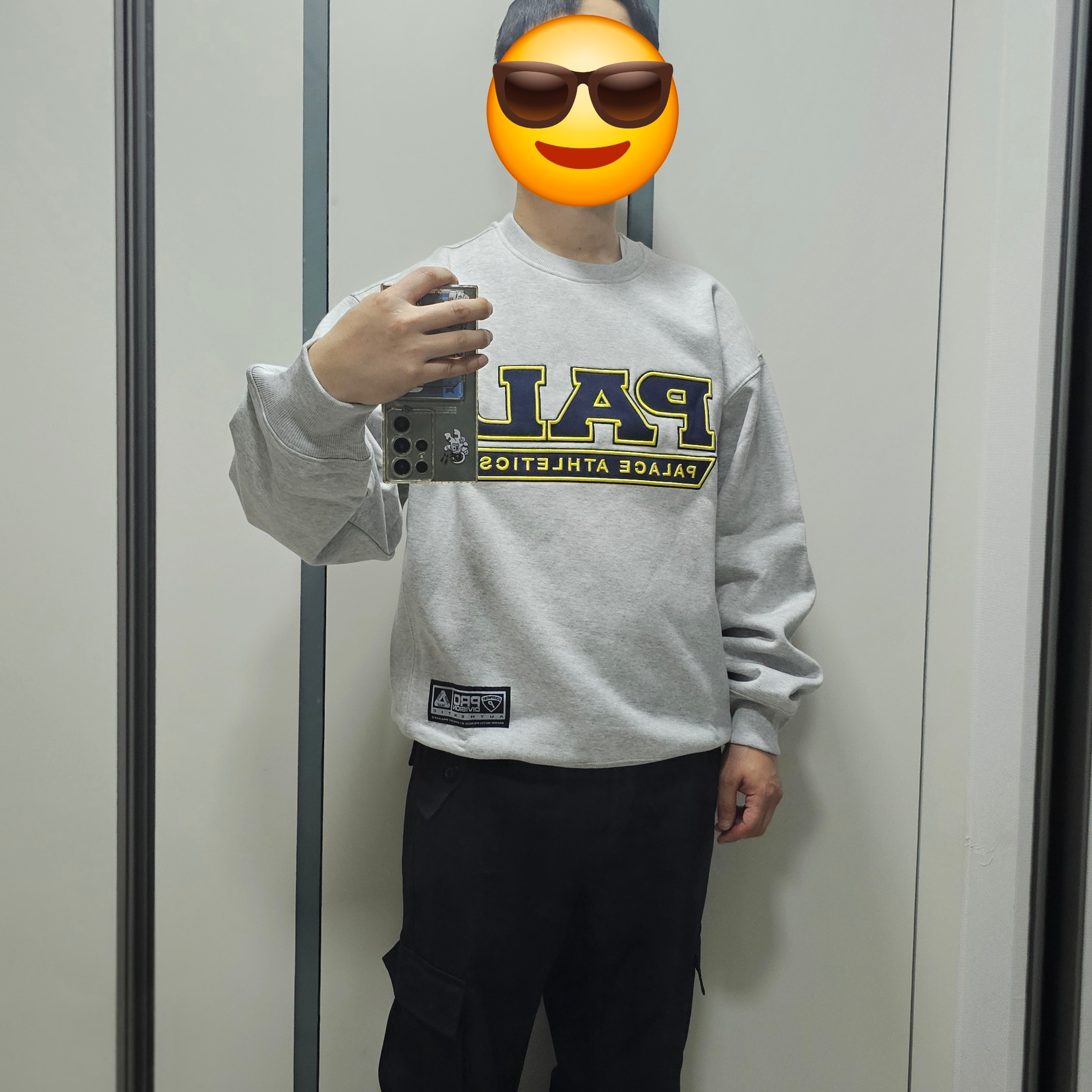 Palace Pal Athletics Crew Grey Marl - 25FW 착용 스타일