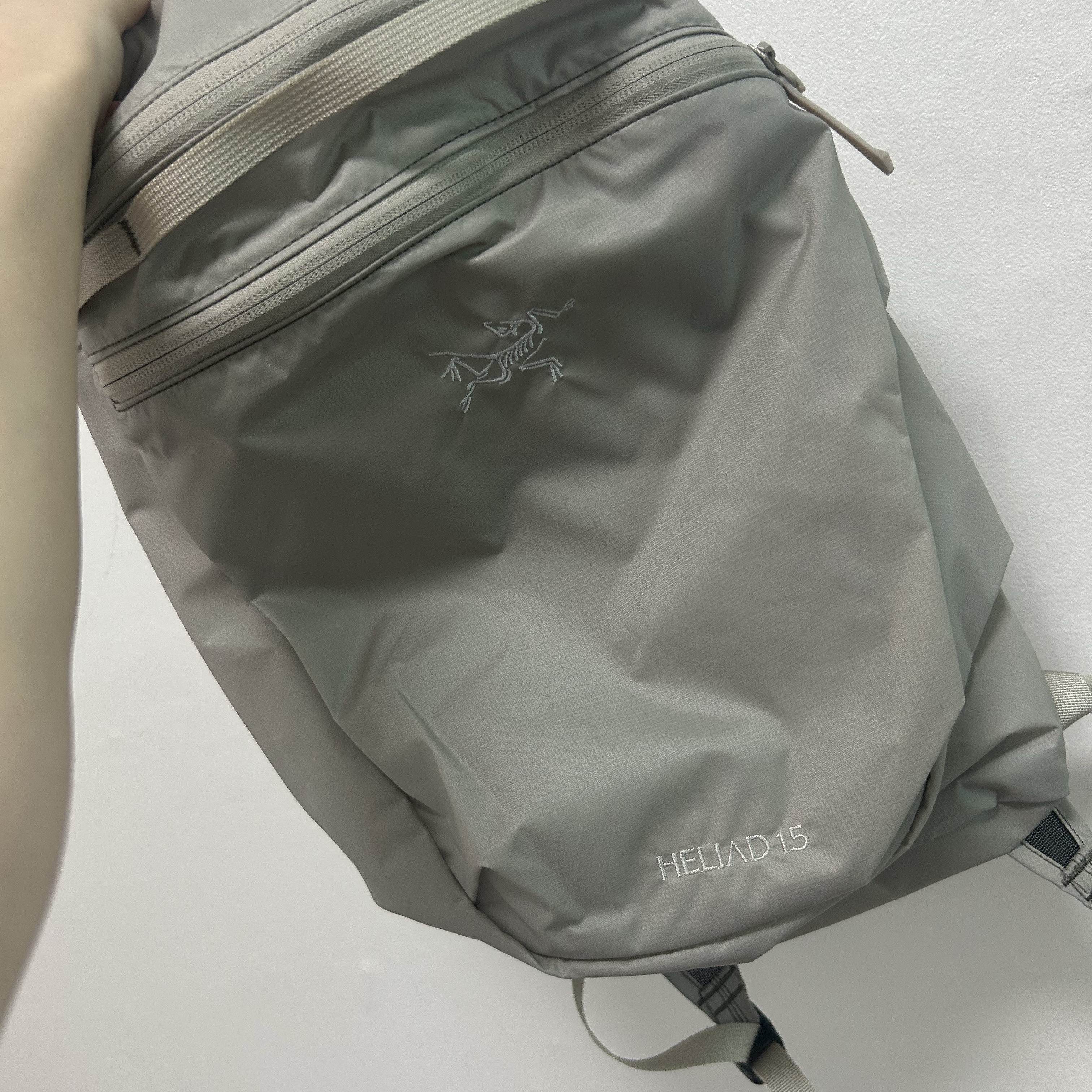 Arc'teryx Heliad 15 Backpack Black, Arc'teryx Heliad 15 Backpack Rune 착용 스타일 - 2