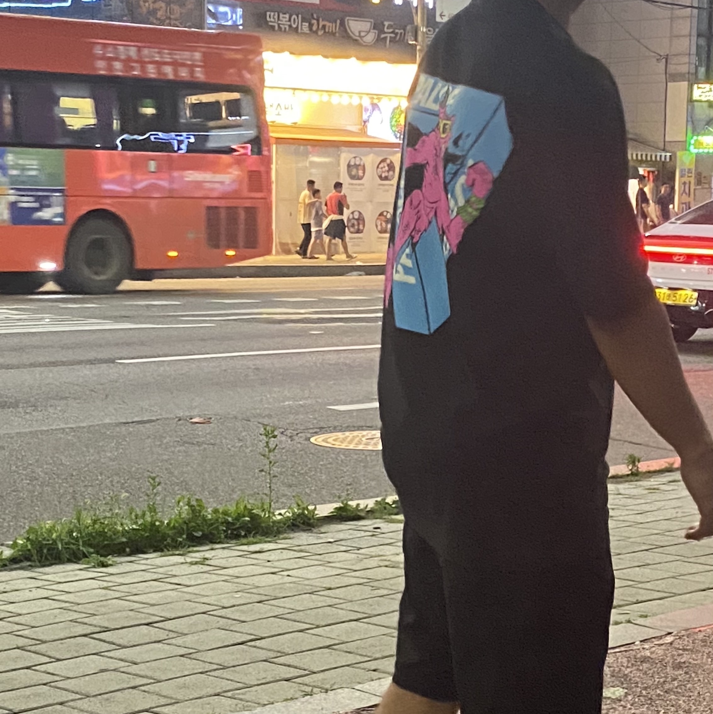 Palace M-Zone Mutant Ripper T-Shirt Black - 21SS, C.P. Company Cargo Short Pants Black - 25SS 착용 스타일