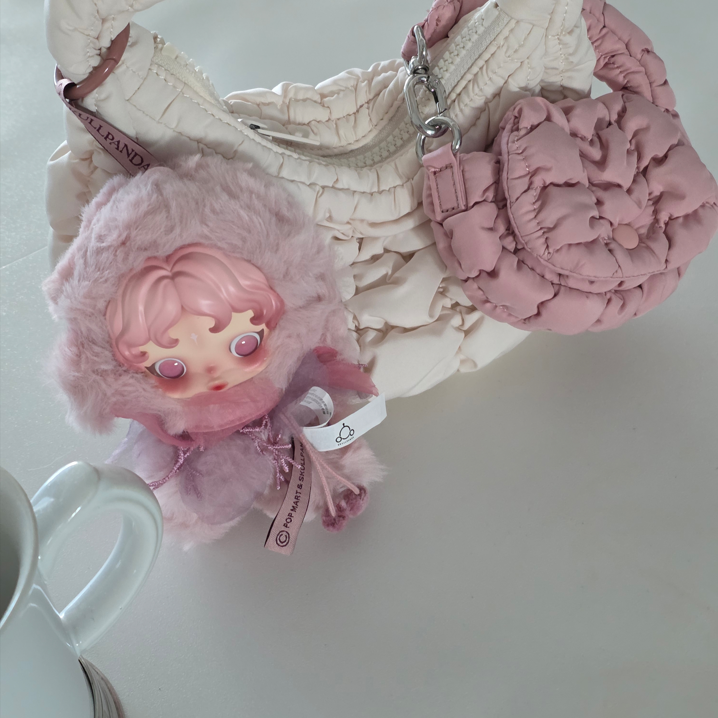 Pop Mart Skullpanda L’Impressionnisme Series Plush Doll Windflower (Opened Case), COS Quilted Nano Bag Pink 착용 스타일 - 1