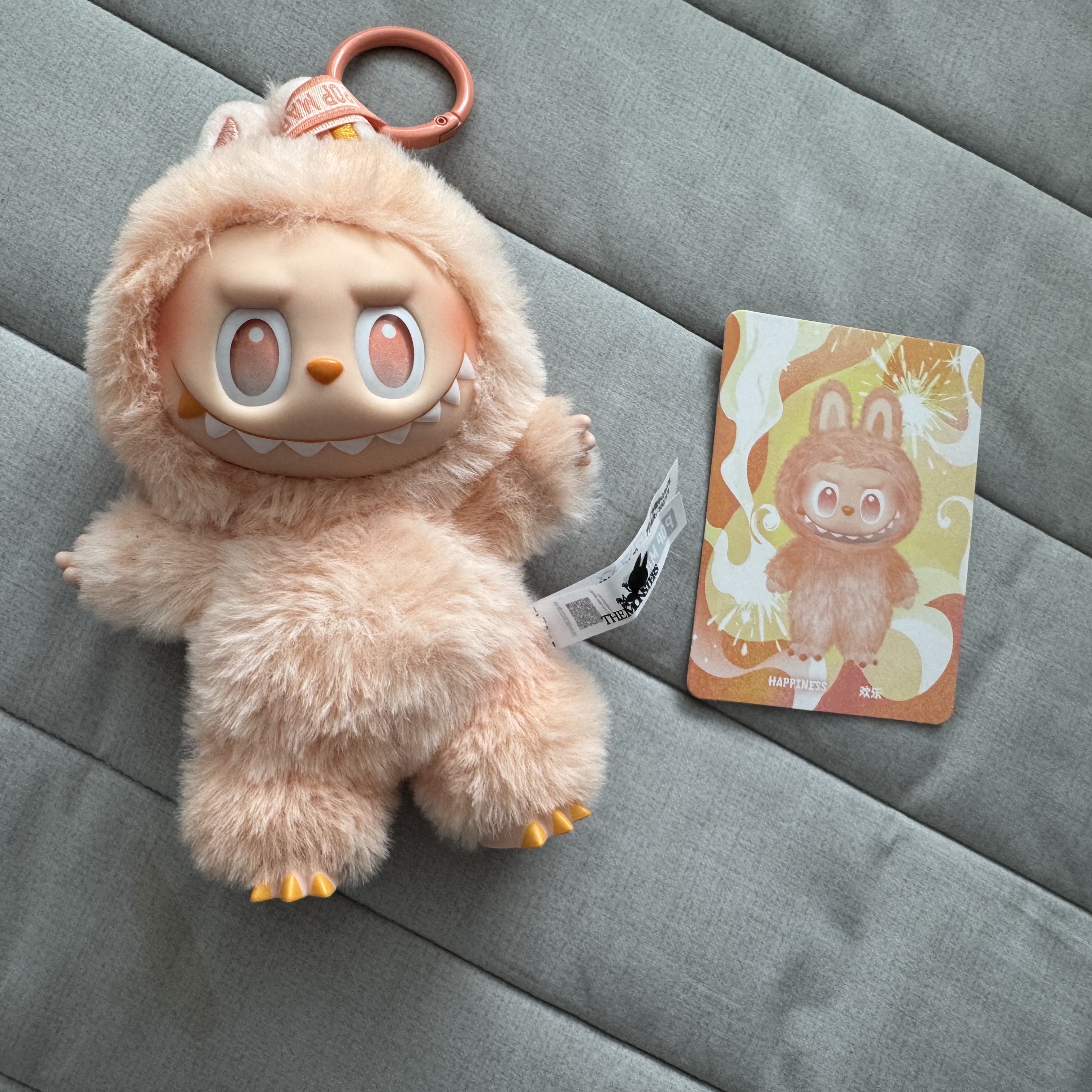 Pop Mart Labubu The Monsters Highlight Series Sealed Case (1 Blind Box), Pop Mart Labubu The Monsters Highlight Series Happiness Keyring (Opened Case) 착용 스타일