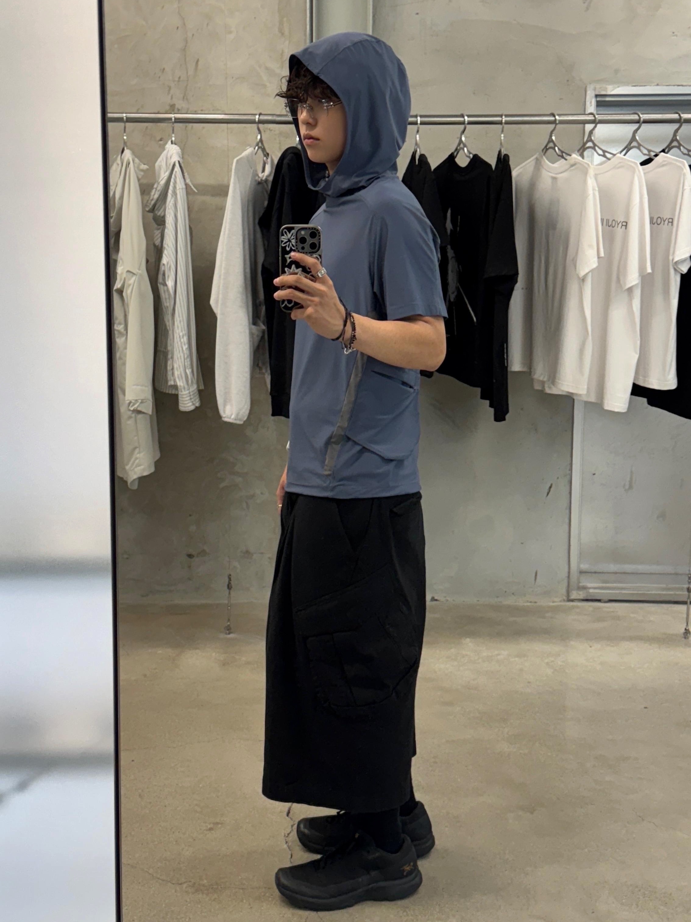 Sansan Gear Hoodied Pocket T-Shirt Blue, Sansan Gear Capri Pants Black - 25SS 착용 스타일