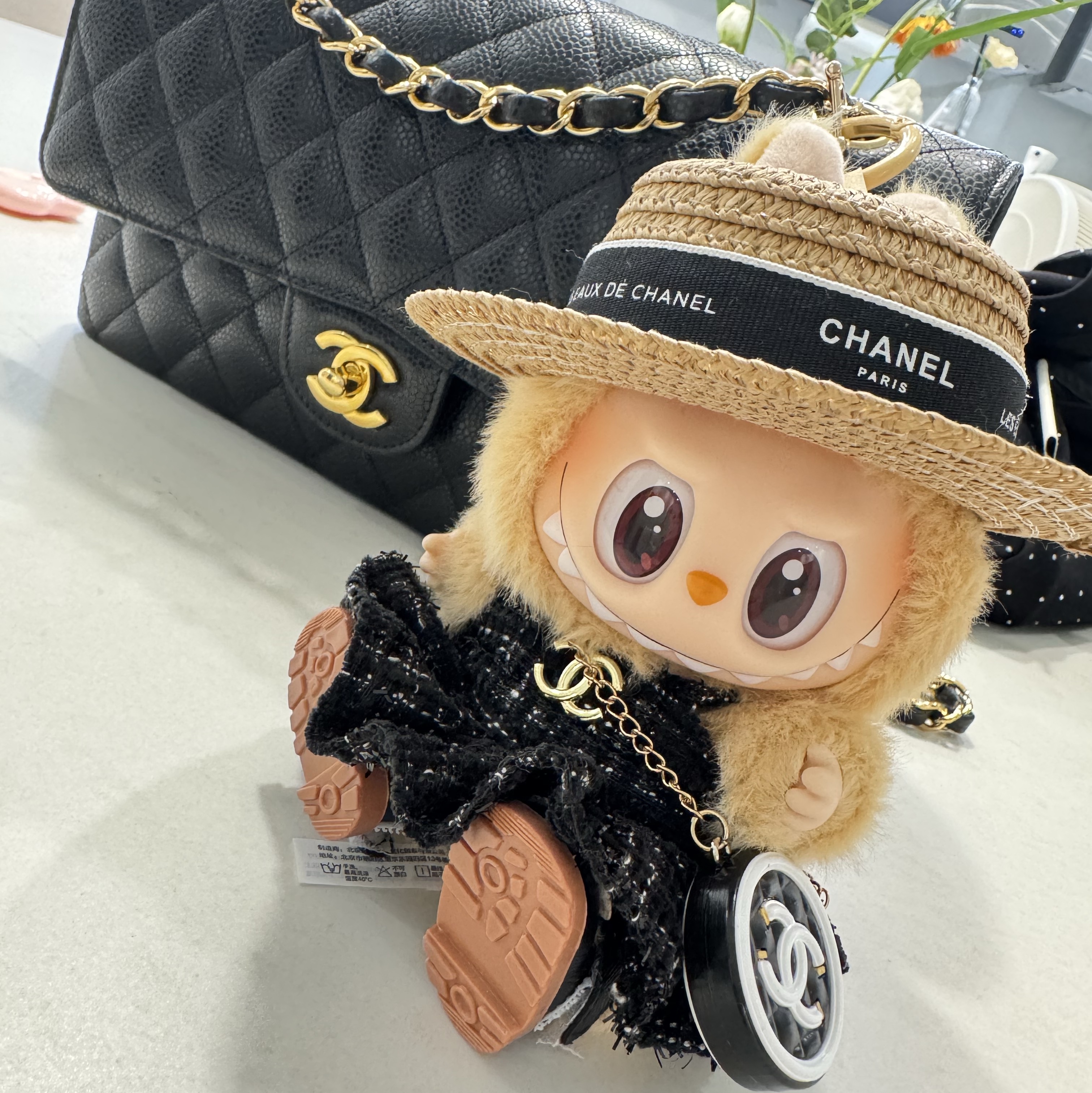Pop Mart Labubu Let's Play Together Doll Series Baba Keyring (Opened Case) 착용 스타일