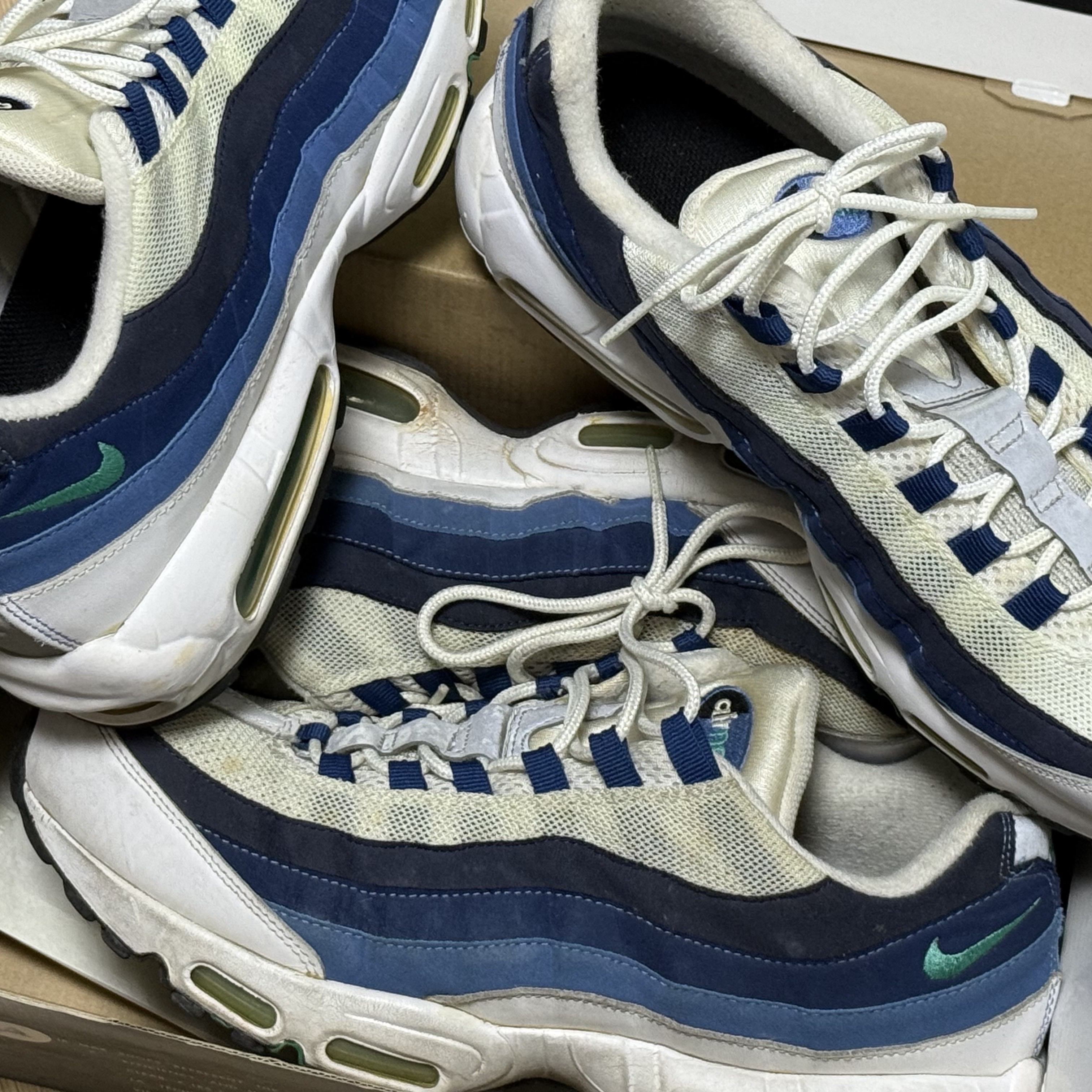Nike Air Max 95 White Slate Blue 착용 스타일
