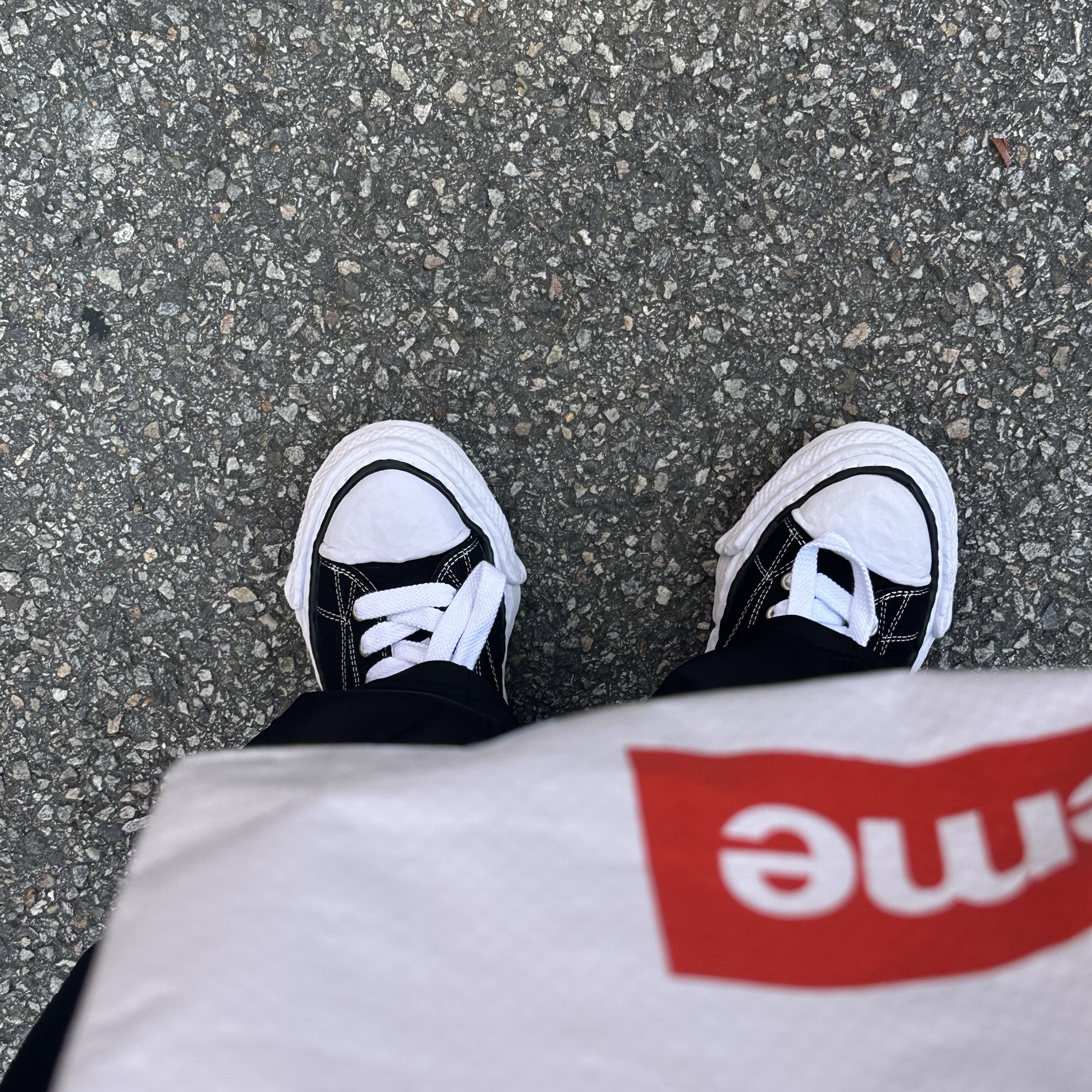 Maison Mihara Yasuhiro Peterson23 OG Sole Canvas Low-top Sneakers Black, Needles H.D. Track Pants Poly Smooth Purple 착용 스타일 - 2