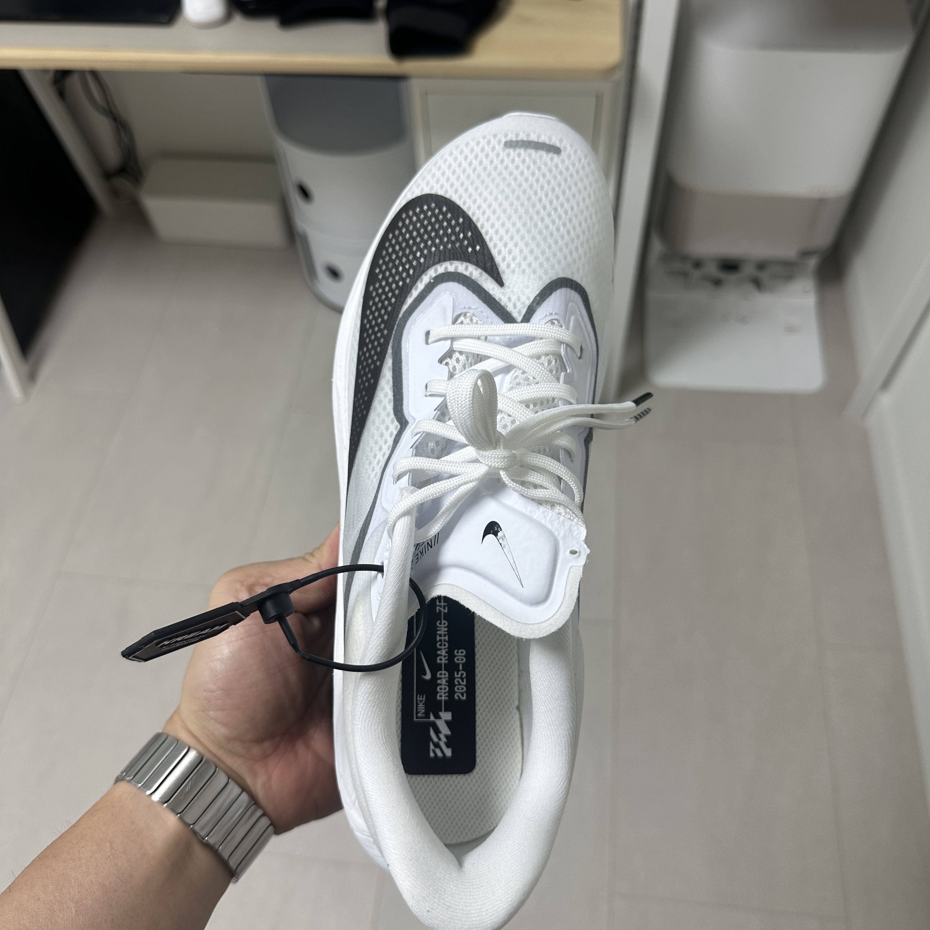 Nike Zoom Fly 6 White Smoke Grey 착용 스타일 - 2