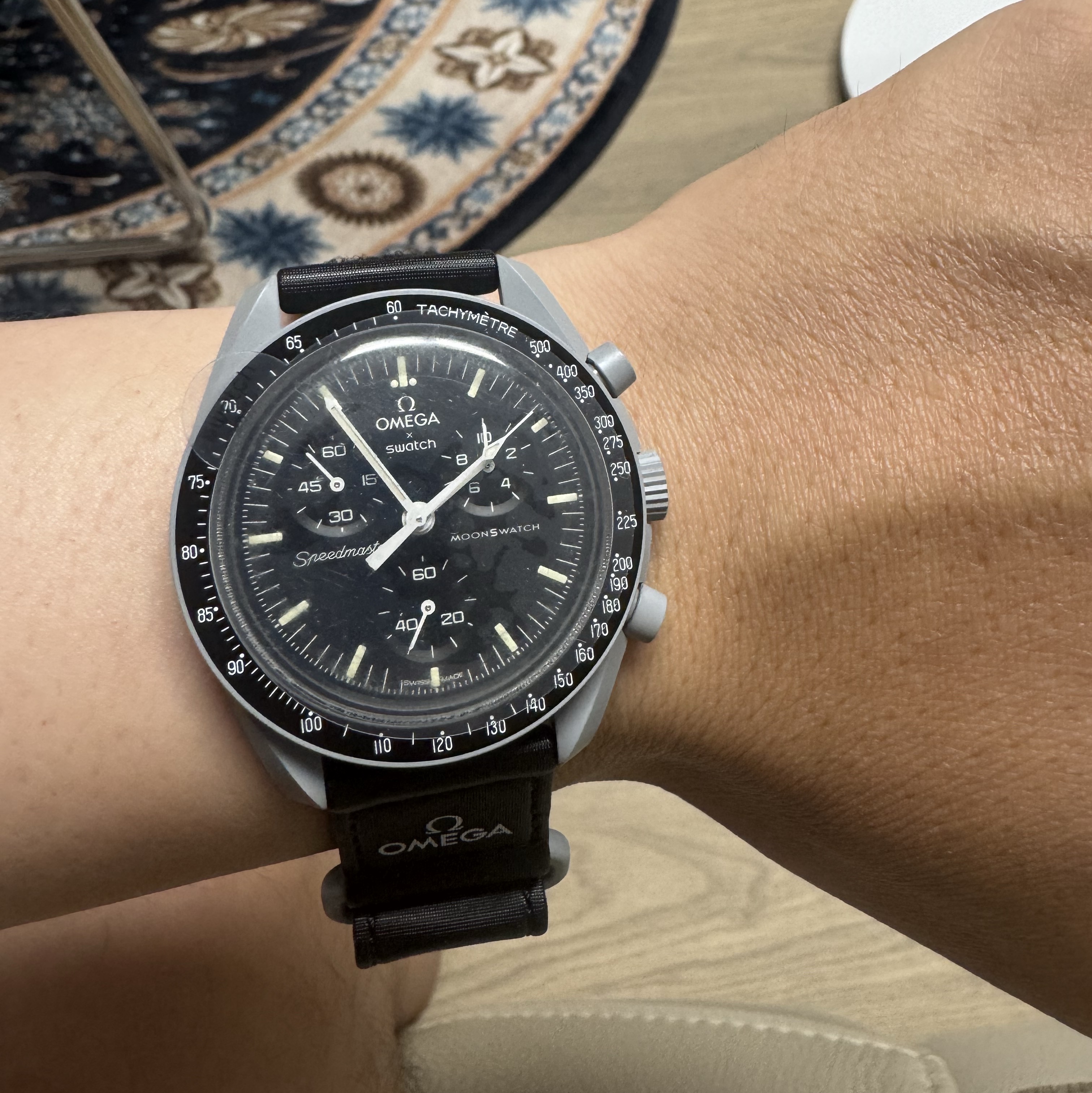 Swatch x Omega Bioceramic MoonSwatch Mission To The Moon 착용 스타일