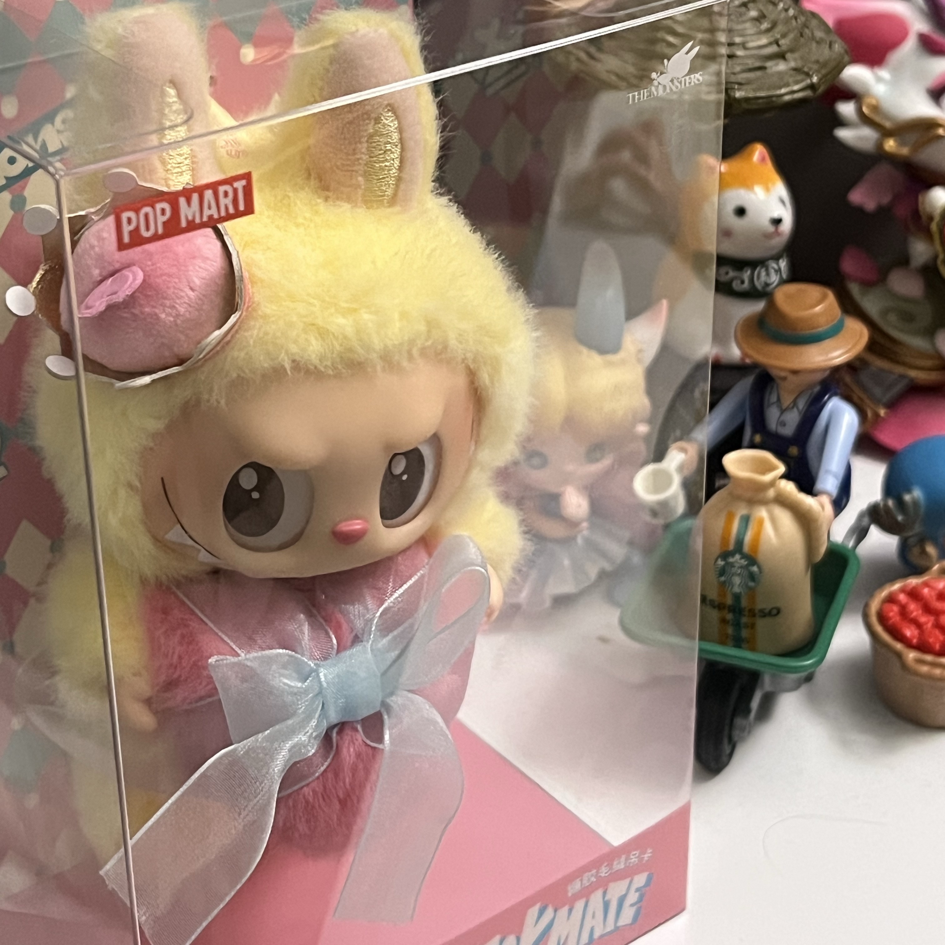 Pop Mart The Monsters Checkmate Series Plush Keyring 착용 스타일 - 2