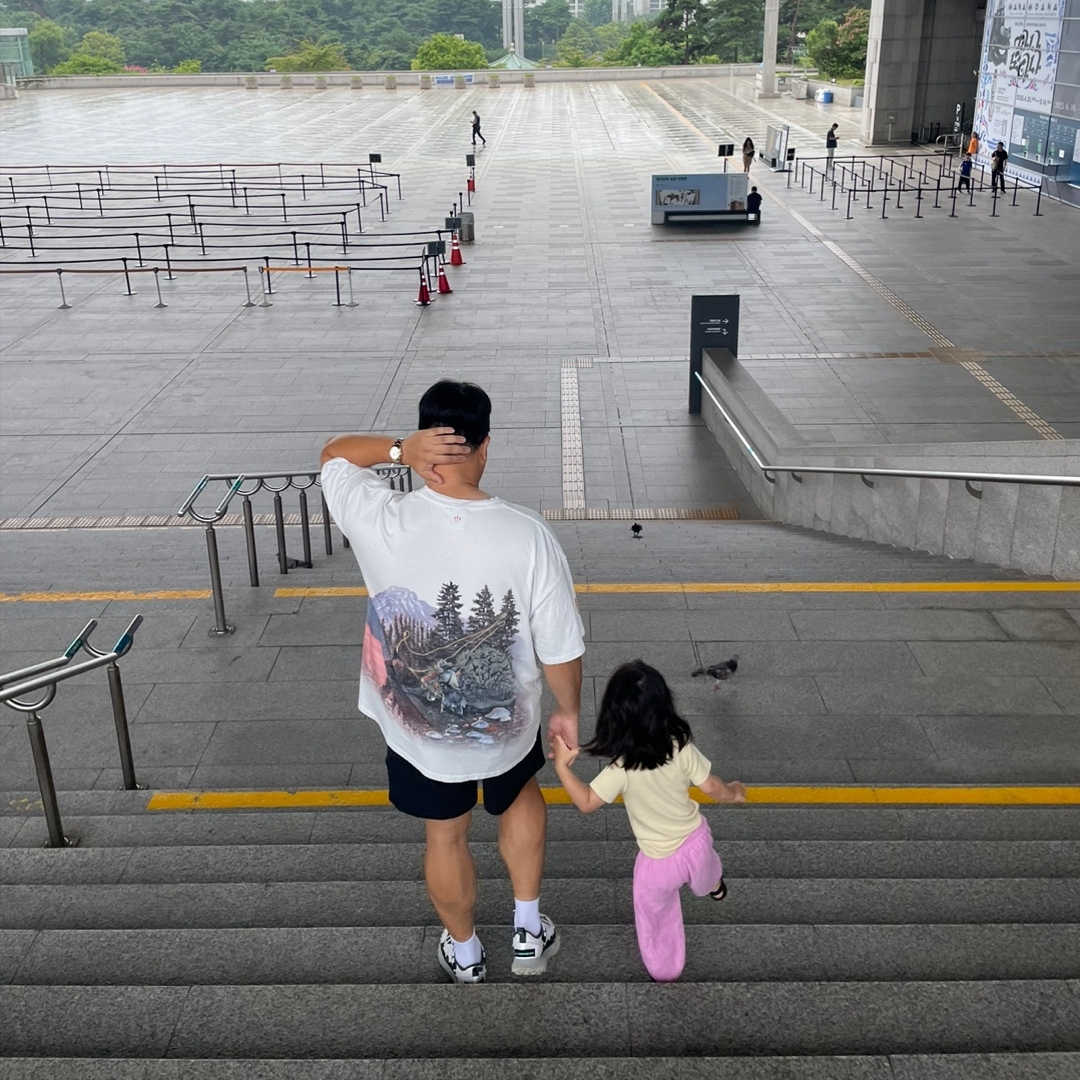 Nike x Drake Nocta Opal Reels Tee White (FV7865-100) 착용 스타일 - 2