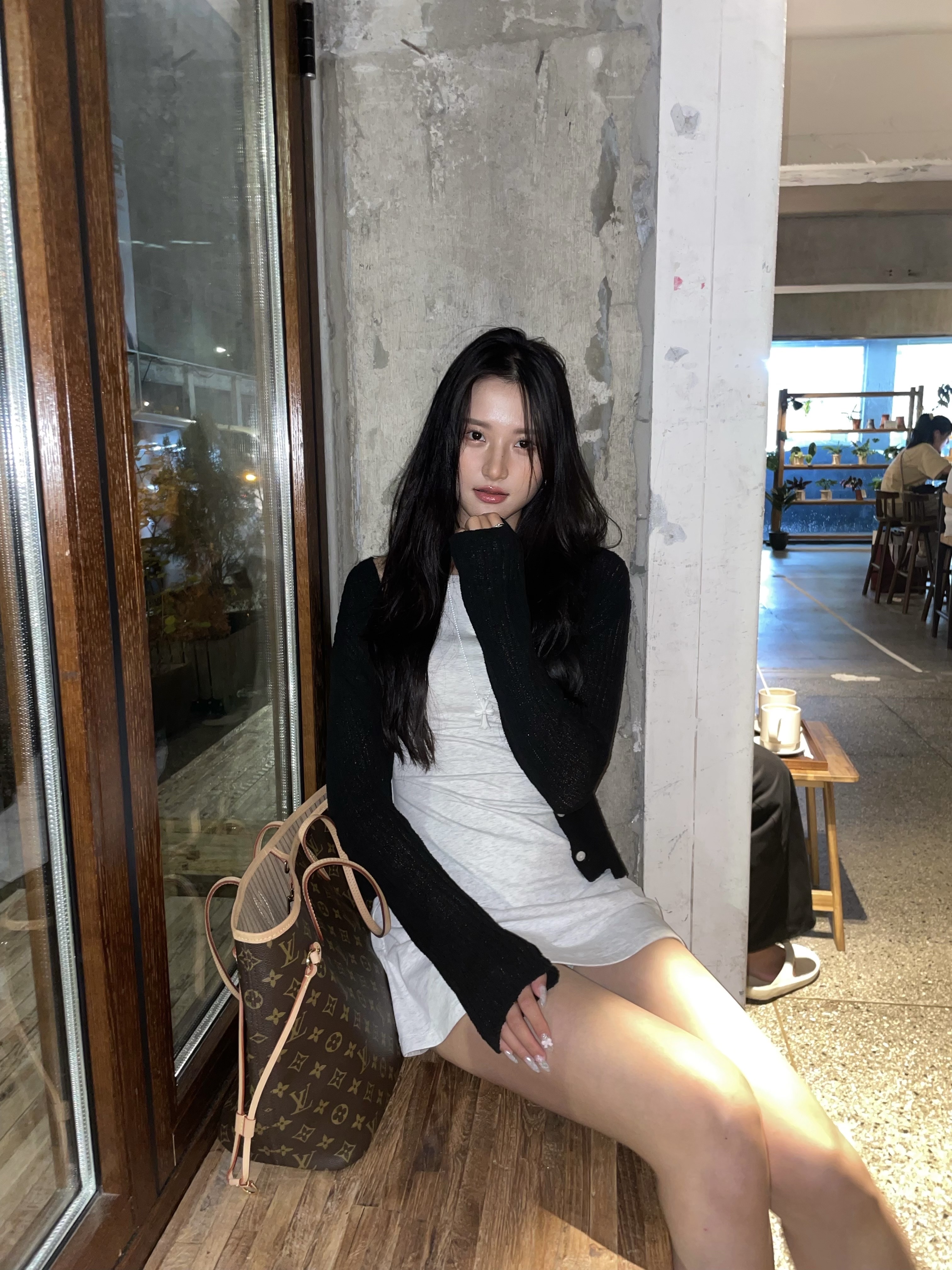 (W) Glowny Hill Slit Sleeveless Top Gray, Chrome Hearts Silichrome CH Cross Pendant White 2022/2023 착용 스타일 - 1
