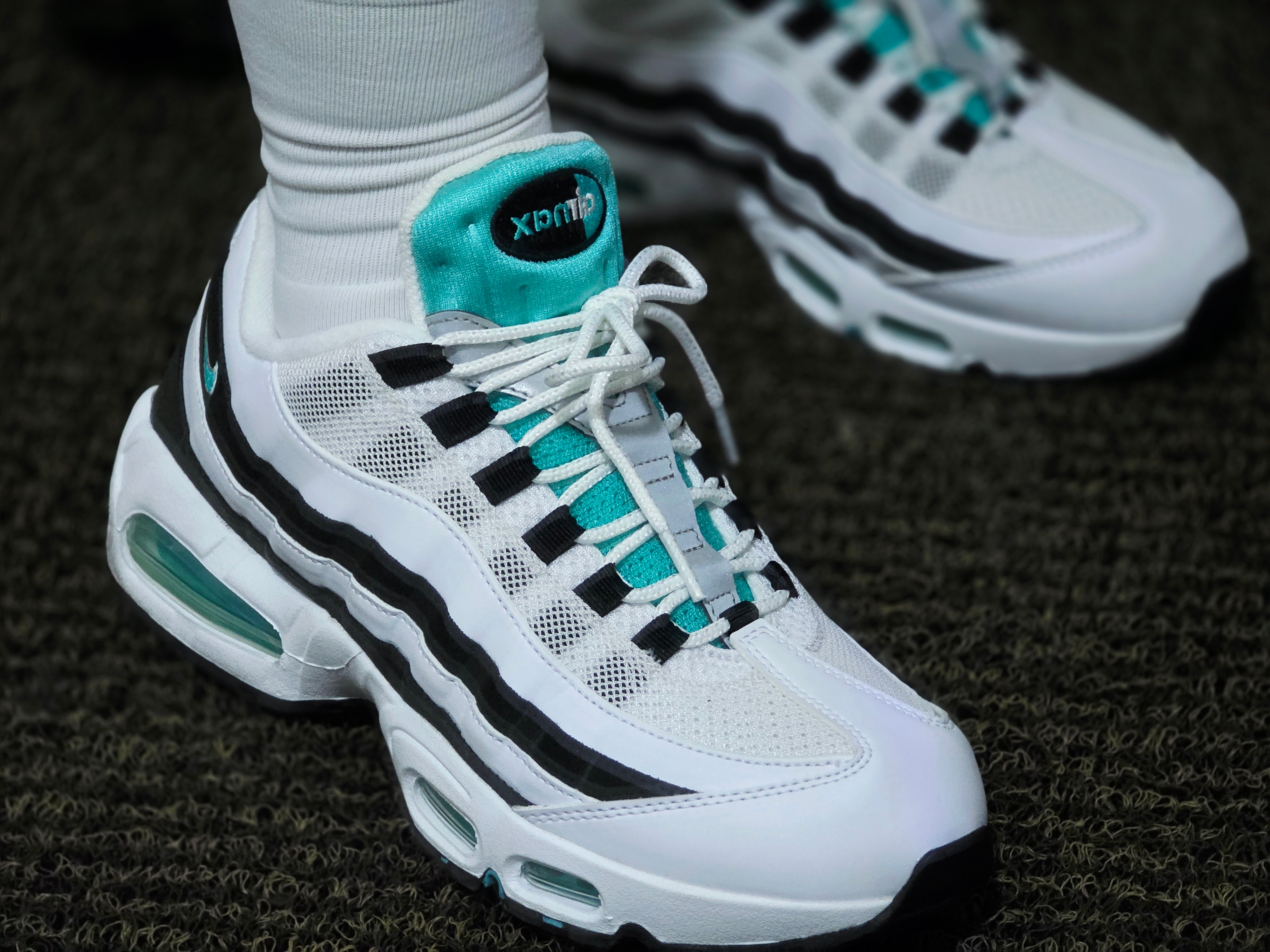 Nike Air Max 95 OG White and Black 착용 스타일