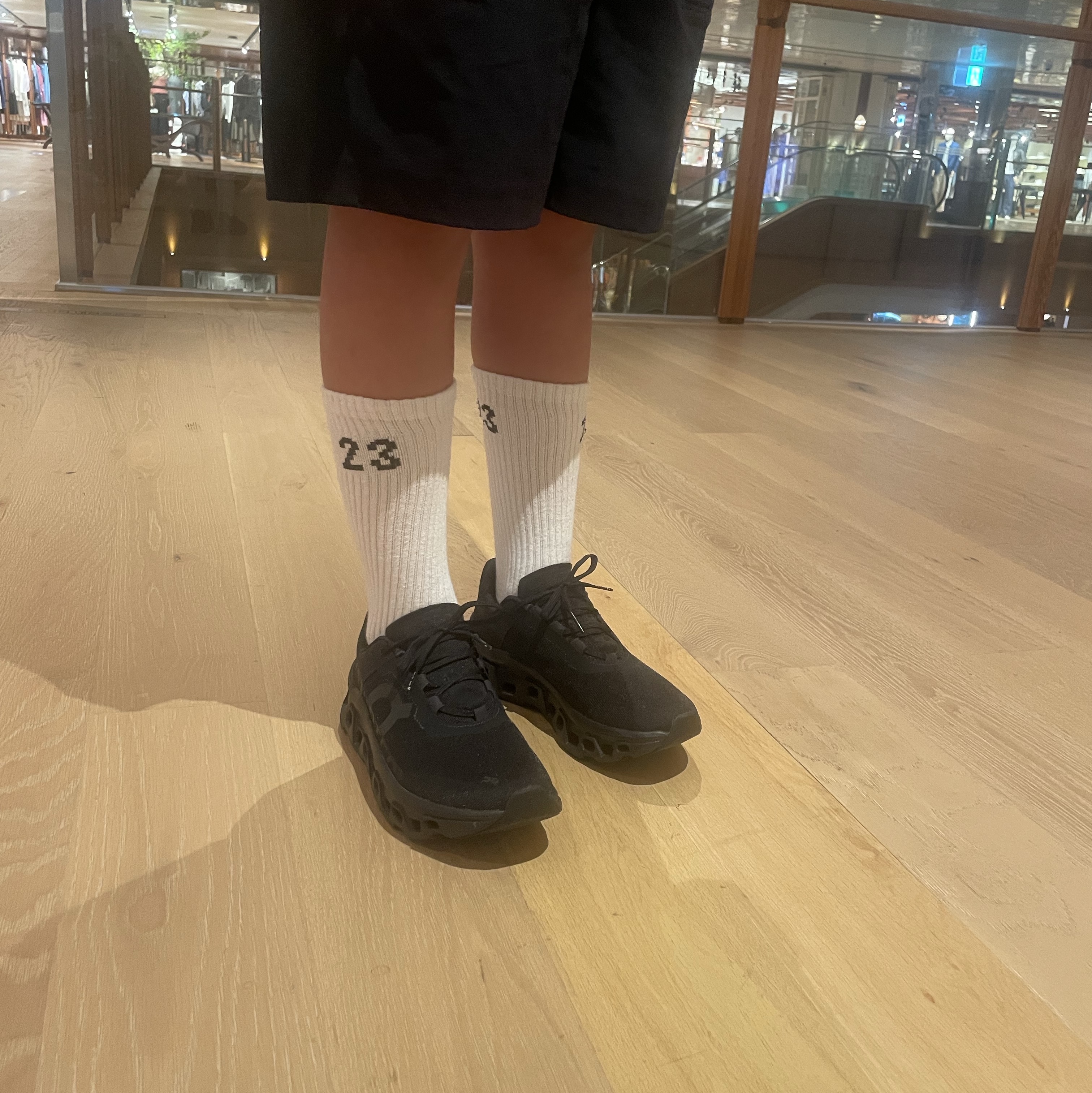 On Running Cloudmonster All Black 착용 스타일 - 2
