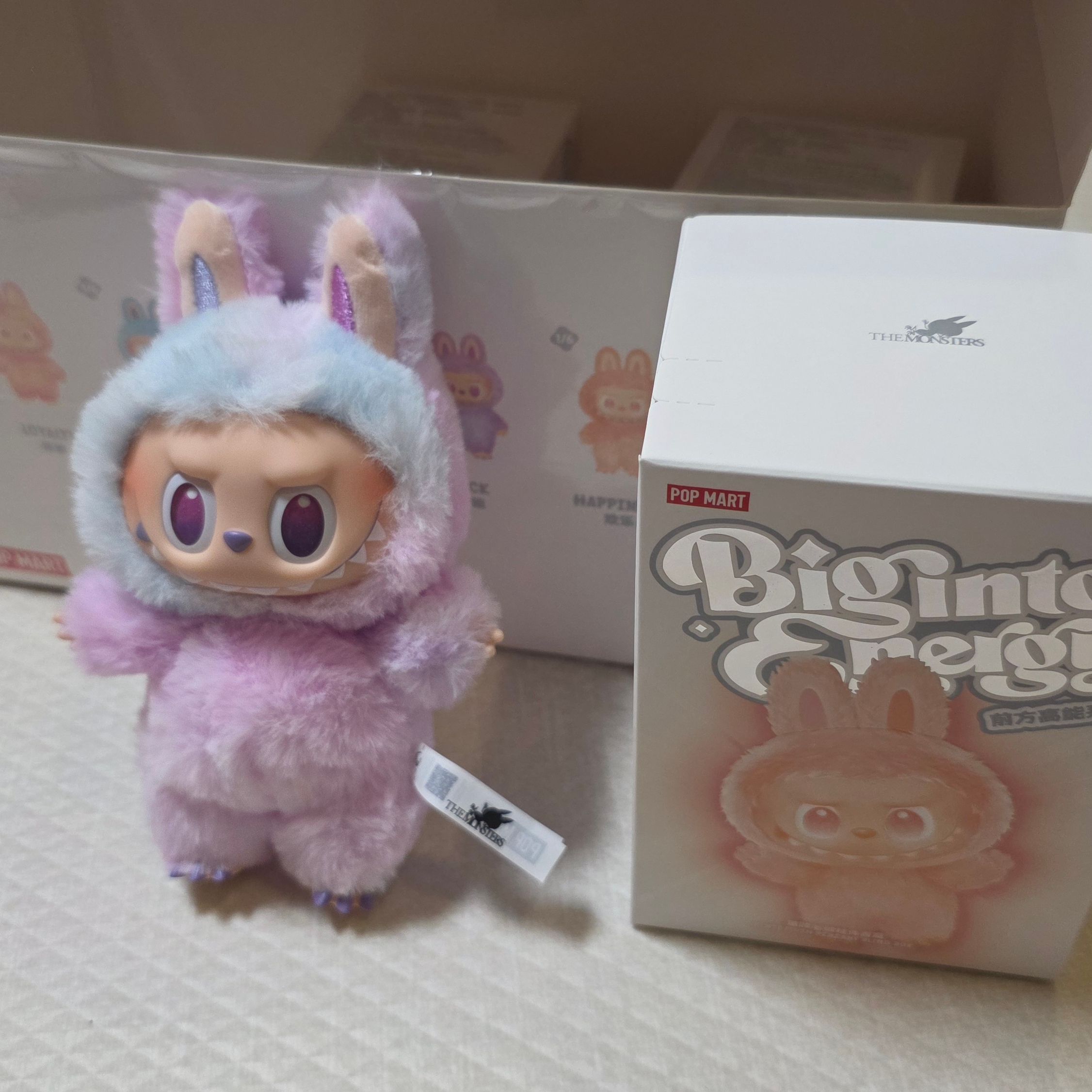 Pop Mart Labubu The Monsters Highlight Series Sealed Case (6 Blind Boxes) 착용 스타일