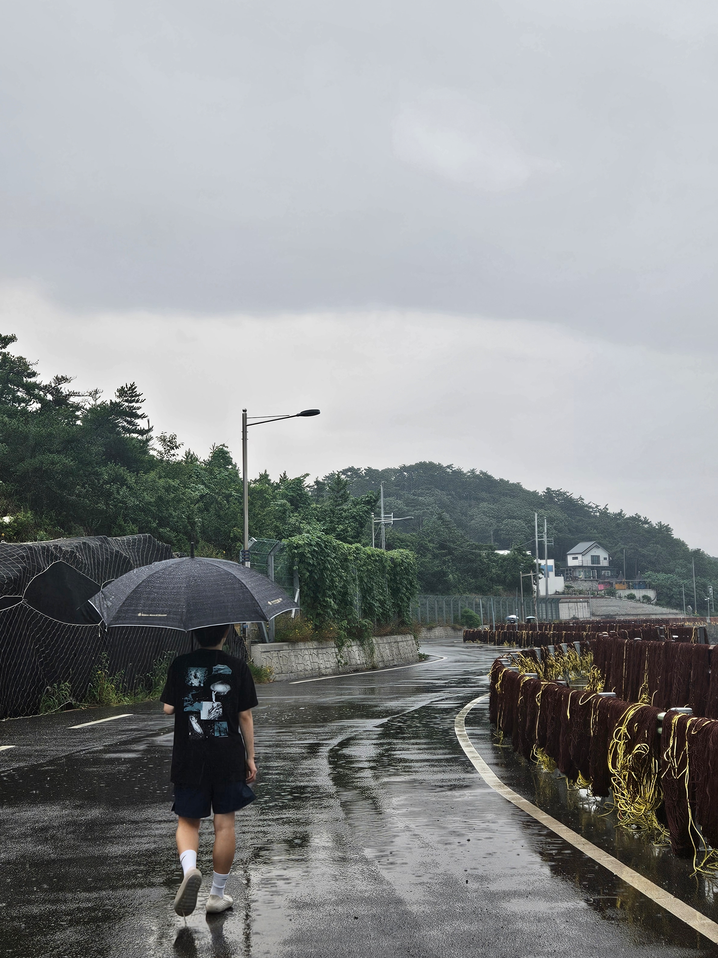 Nike ACG Dri-Fit T-Shirt Black - Asia, Nike NSW Woven Lined Flow Shorts Midnight Navy White - Asia 착용 스타일