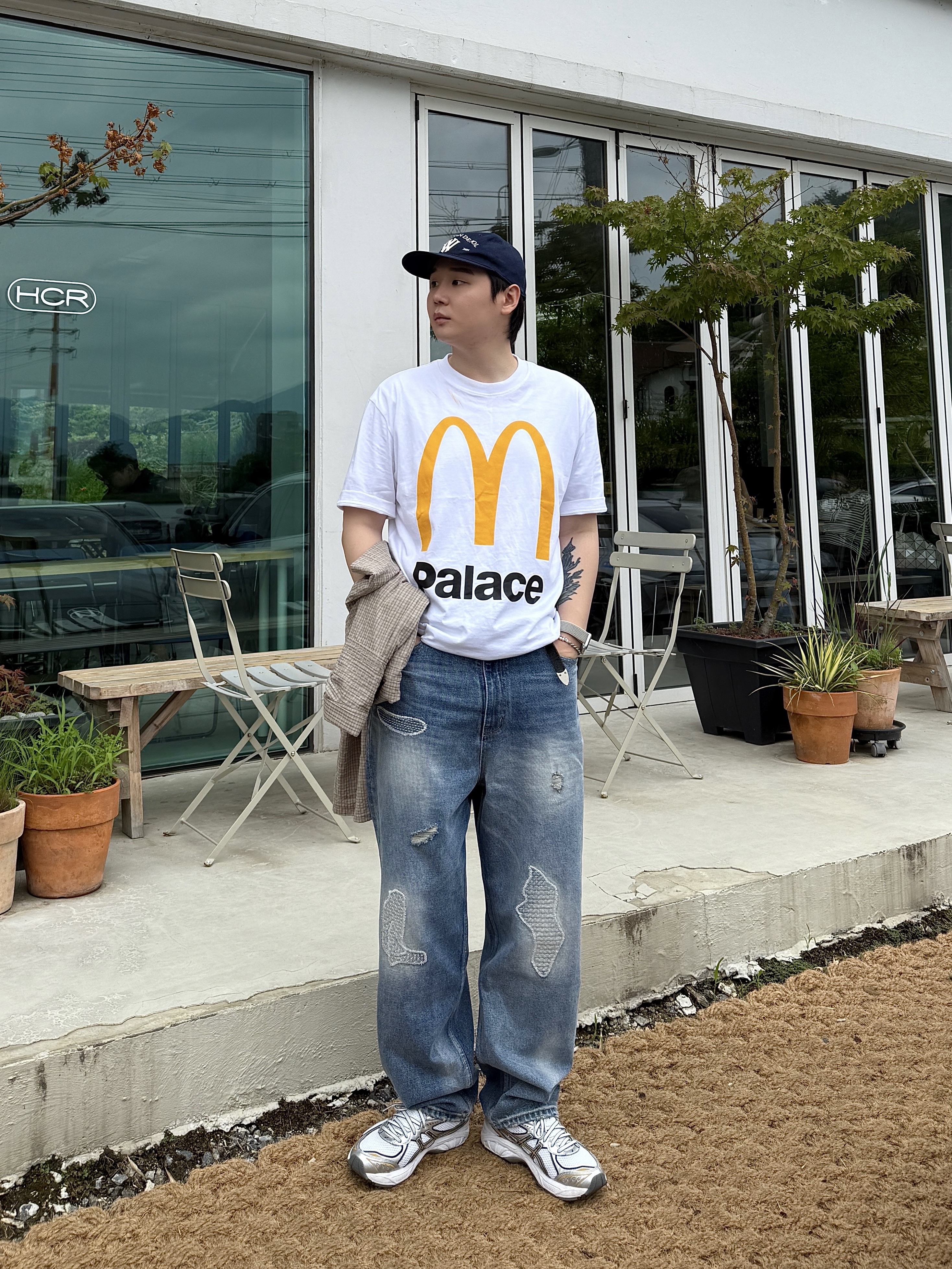 Palace x McDonald's Logo T-Shirt White - 23FW, Asics GT-2160 Cream Pure Silver 착용 스타일 - 2