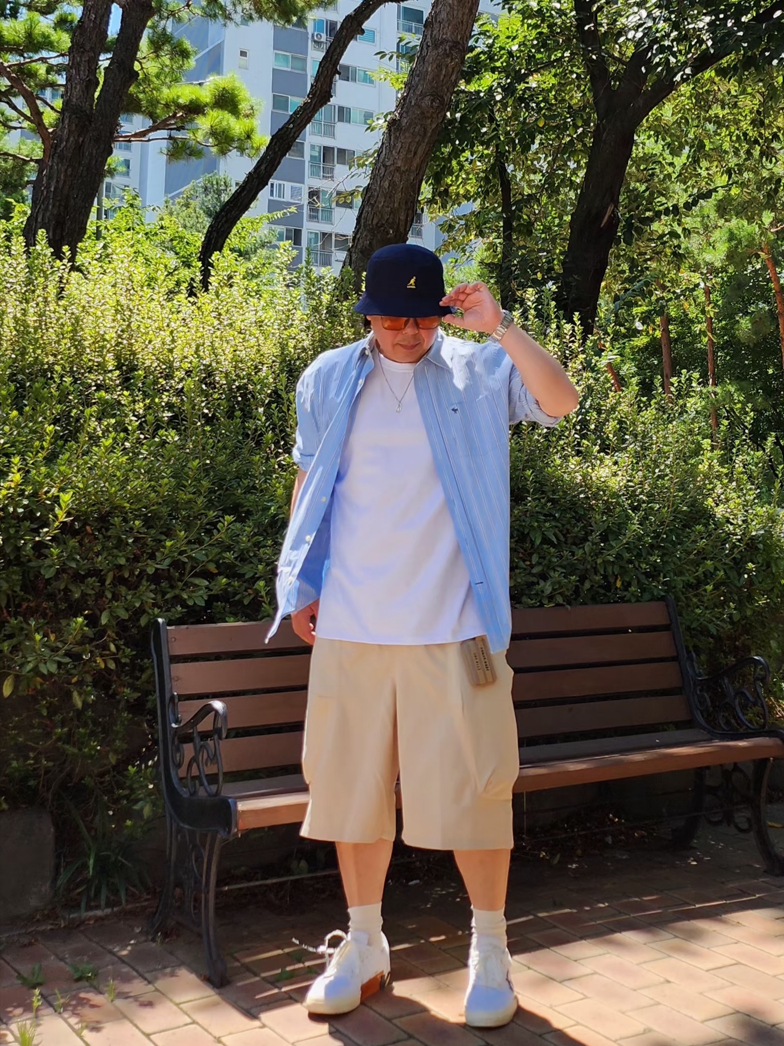 Human Made Military Card Case Beige, Kangol Washed Bucket Hat Navy 착용 스타일 - 2
